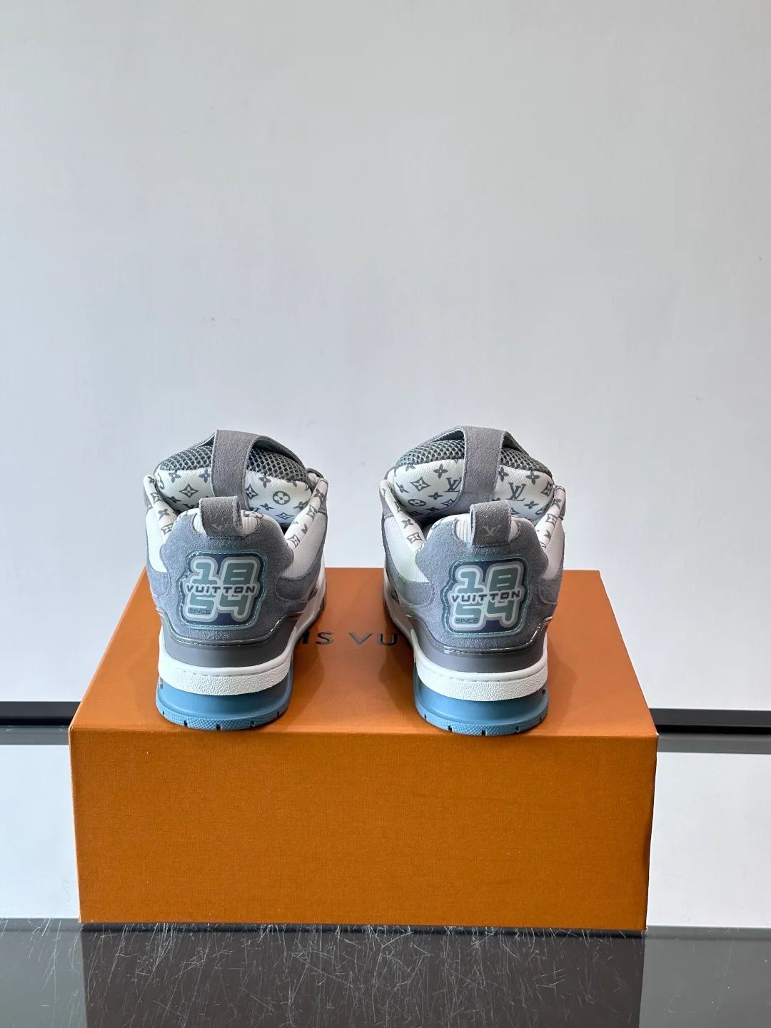 Кроссовки Мужские Louis Vuitton 829935