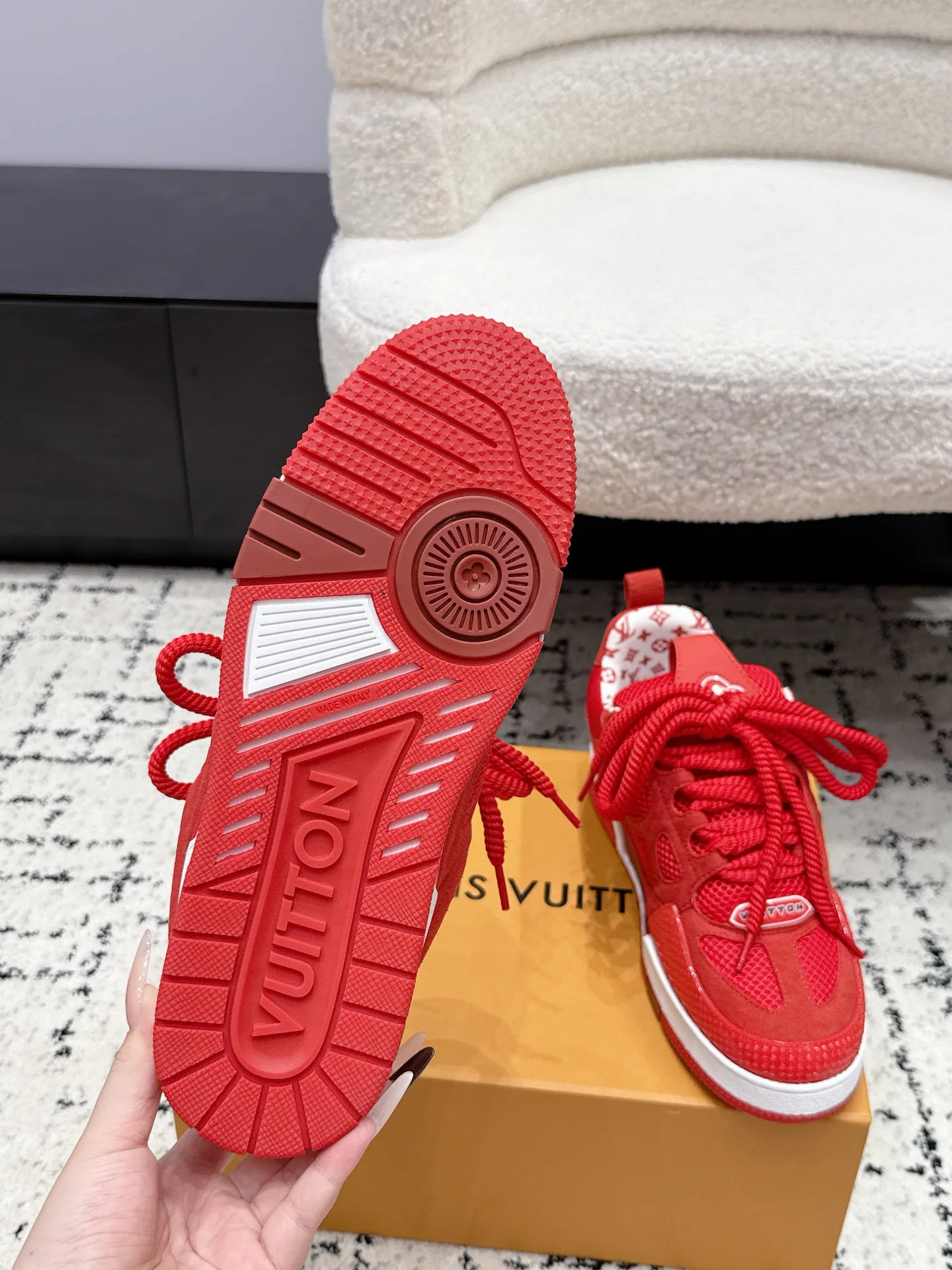 Кроссовки Женские Louis Vuitton 17044287