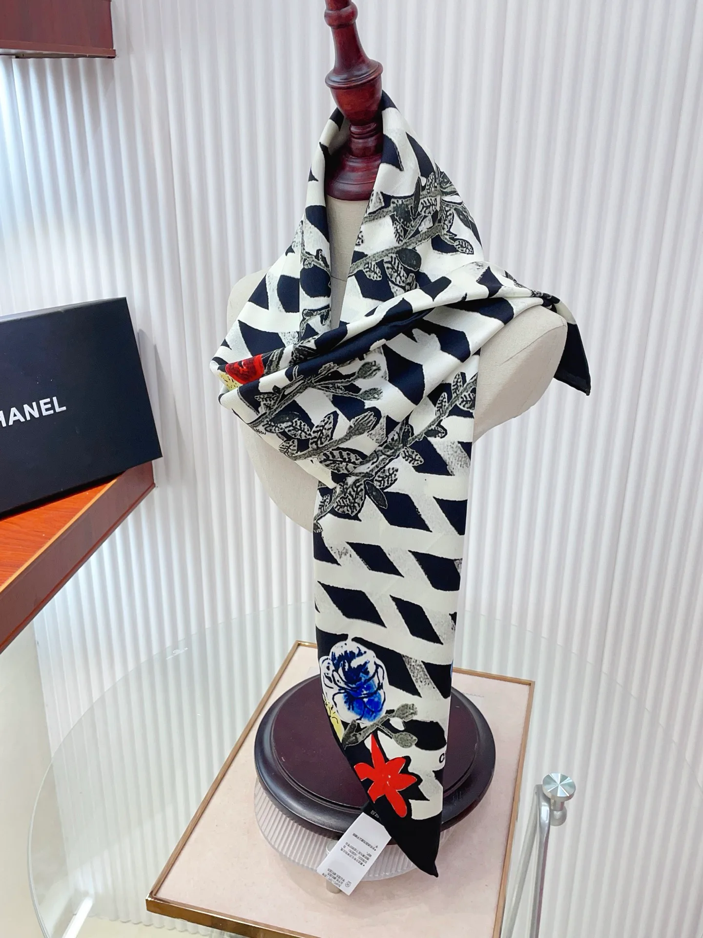 Платки Chanel 13119772