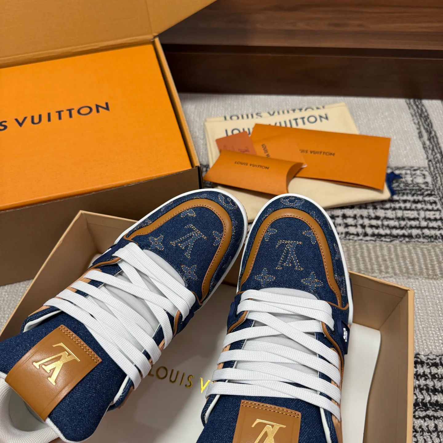 Кроссовки Женские Louis Vuitton 245616