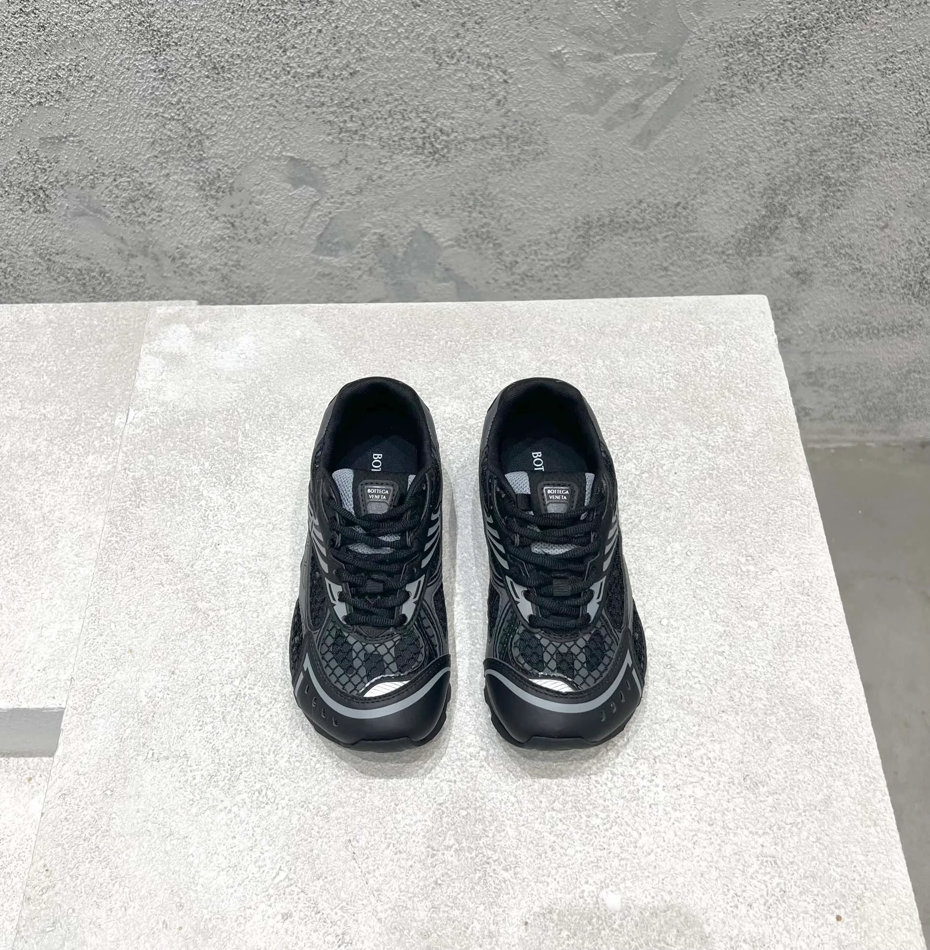 Кроссовки Женские Bottega Veneta 11565954