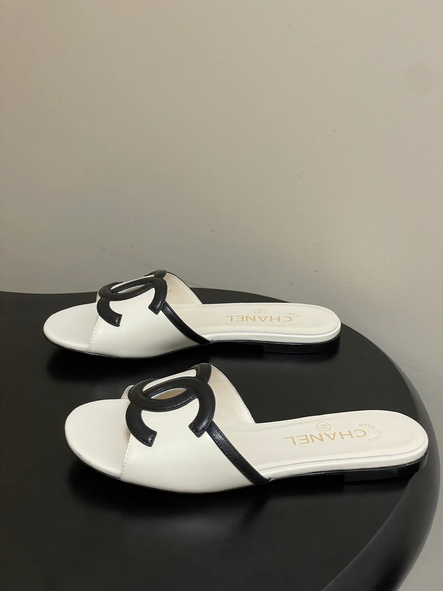 Шлепанцы Женские Chanel 11646756