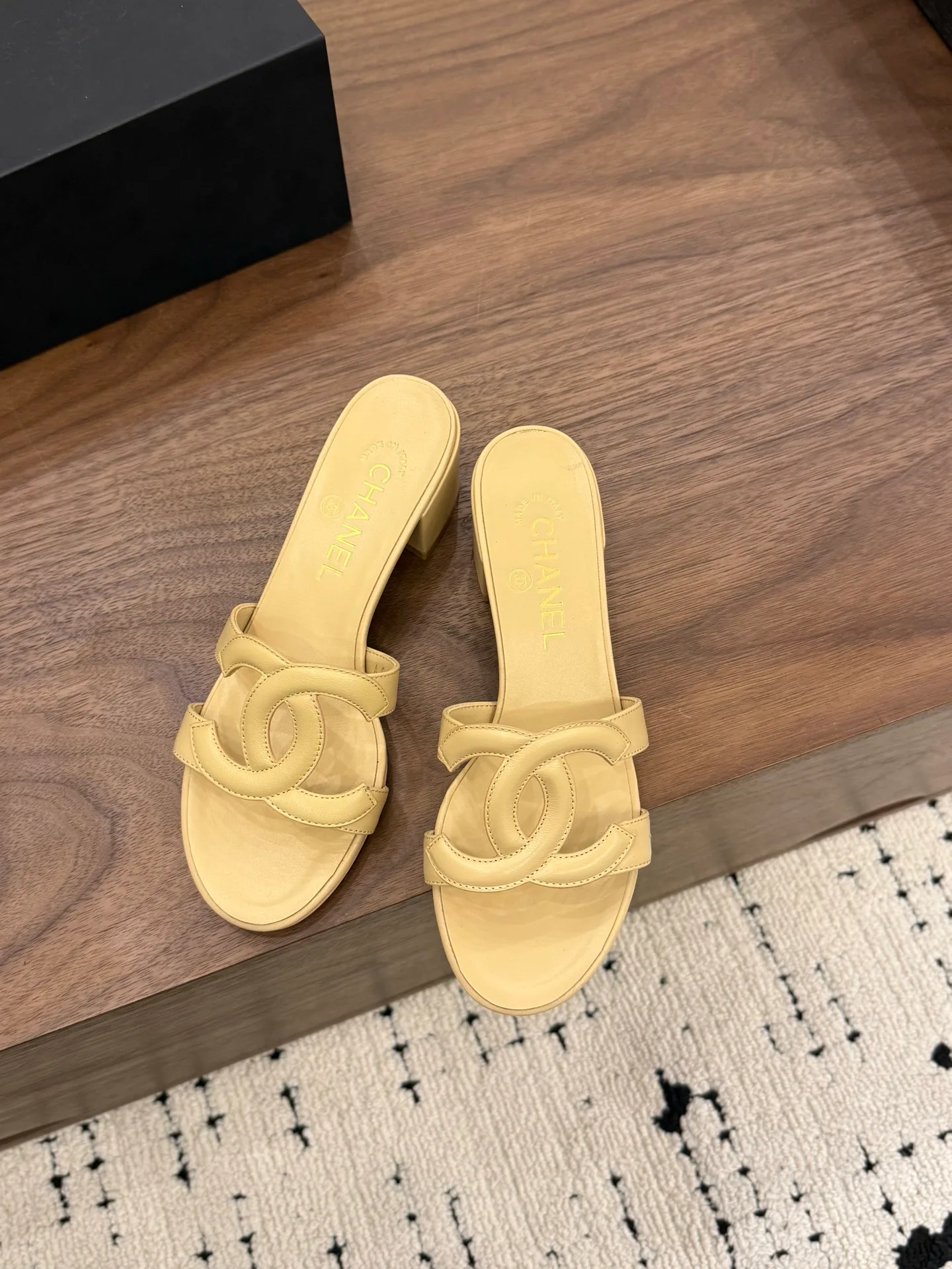 Туфли Женские Chanel 11516309
