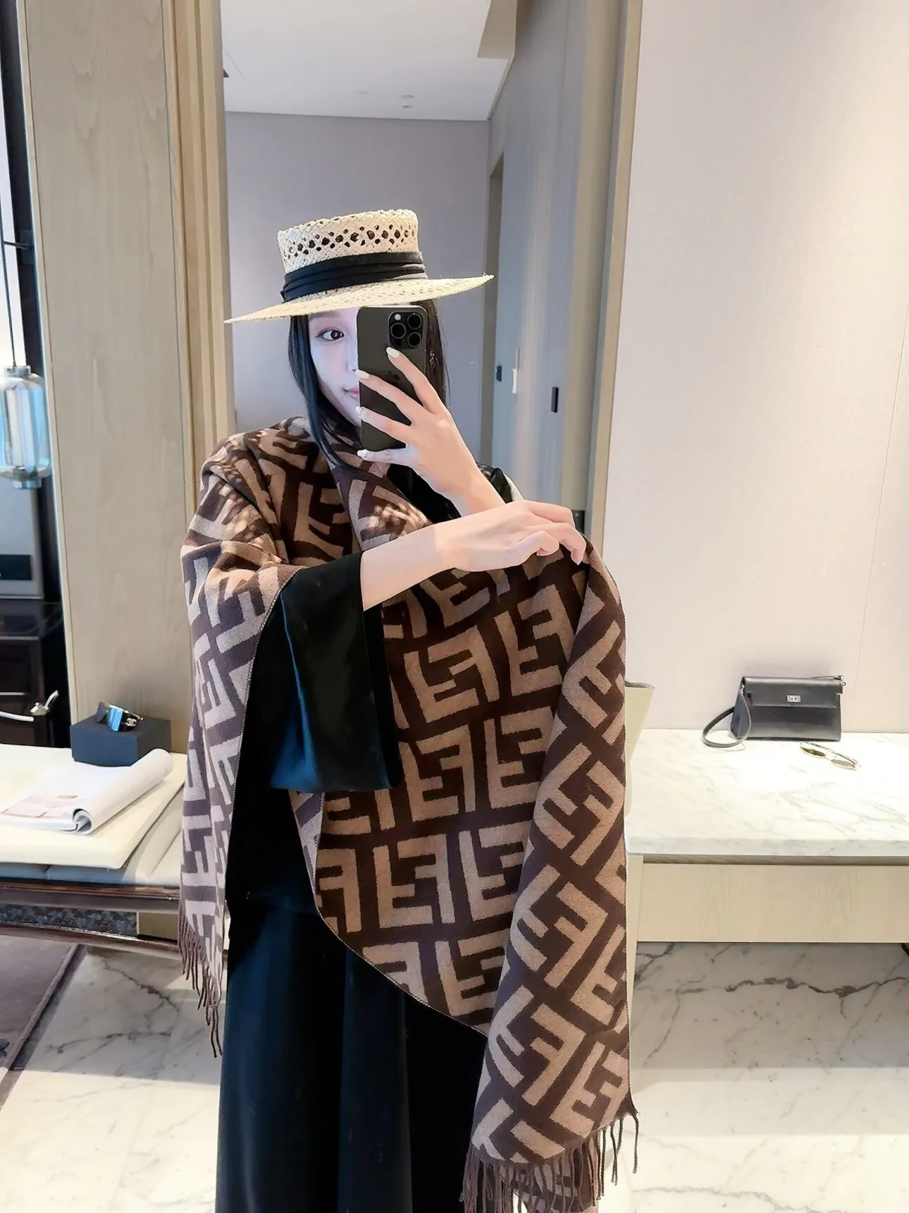 Шарфы Fendi 18322535
