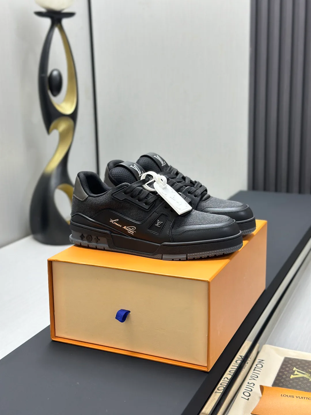 Кроссовки Женские Louis Vuitton 1879279