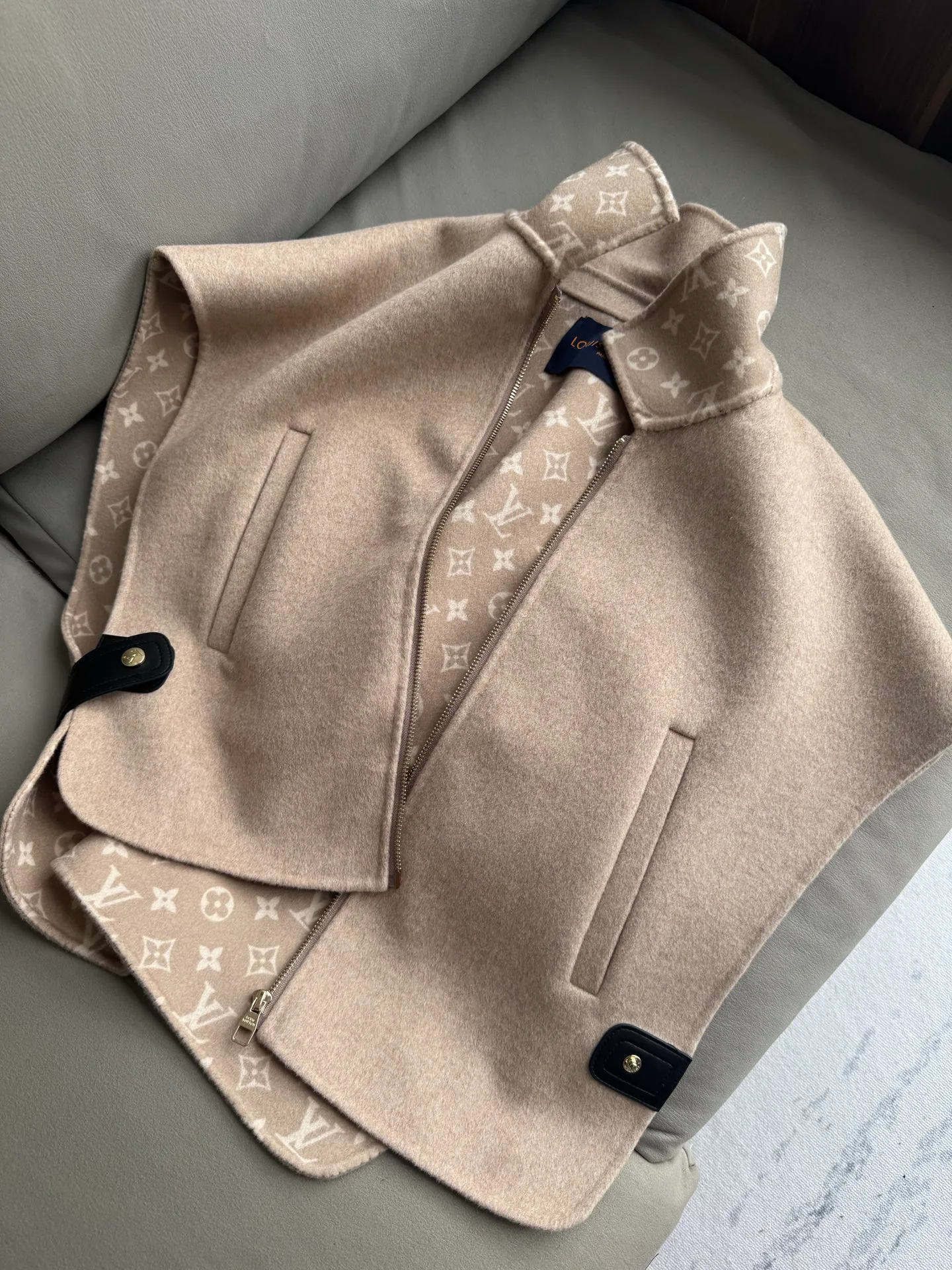 Жилеты Женские Louis Vuitton 19162512