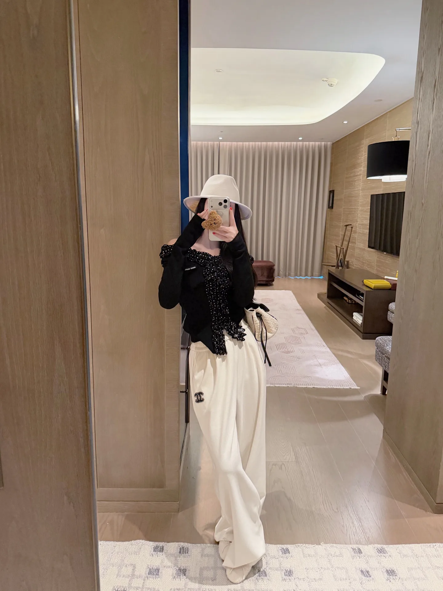 Брюки Женские Chanel 19056030