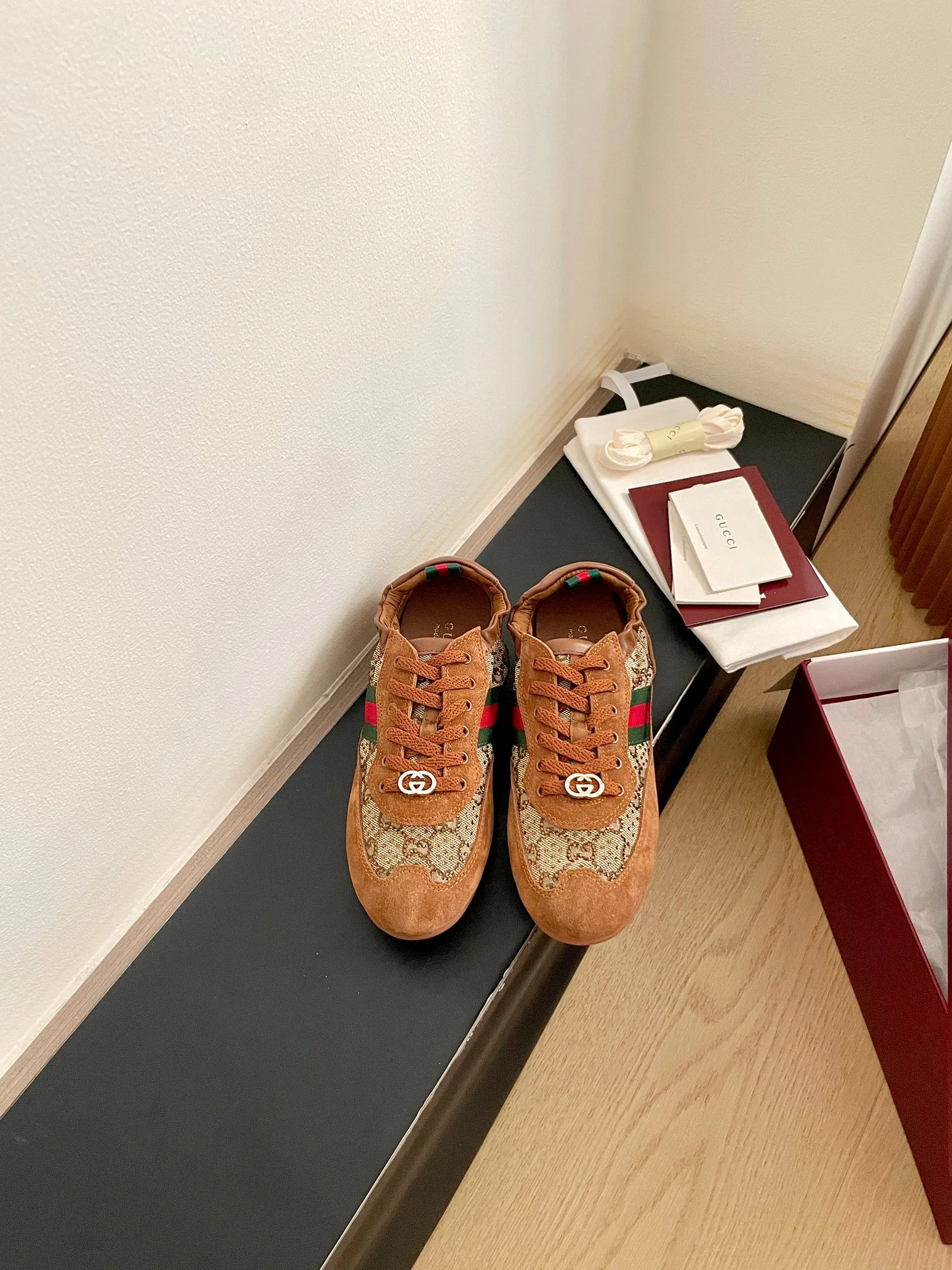 Кроссовки Женские Gucci 941867