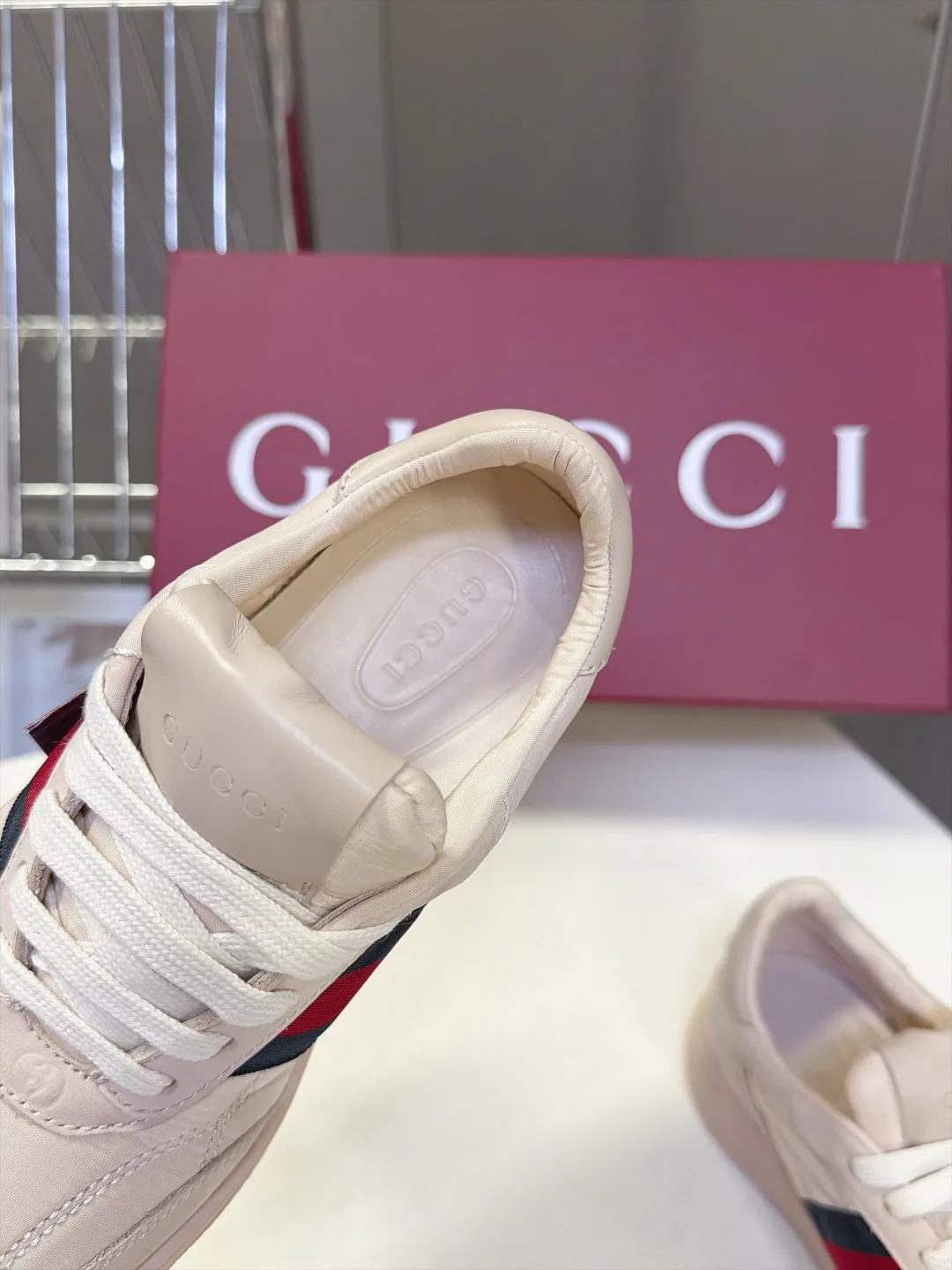 Кроссовки Женские Gucci 18005188