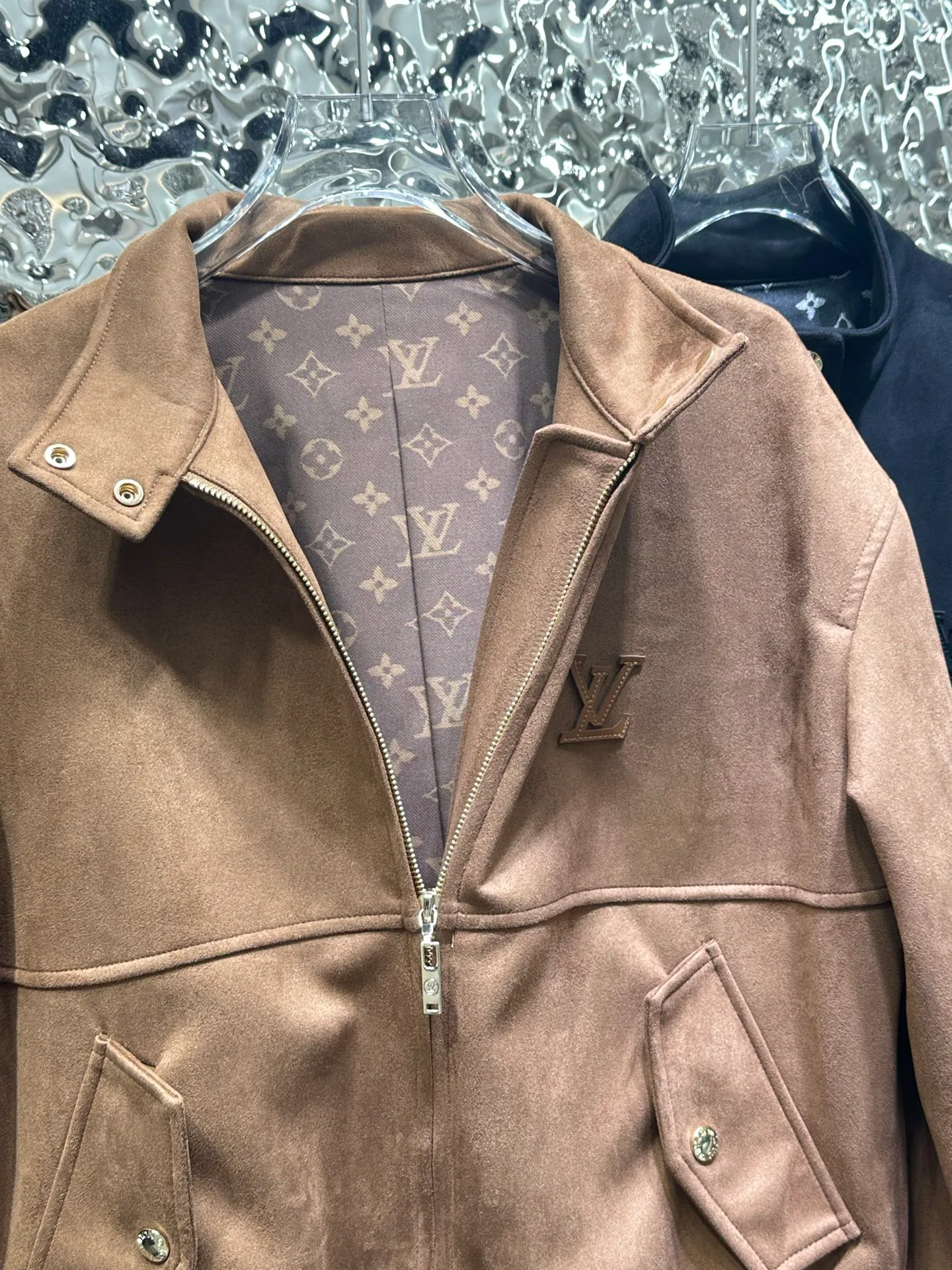 Куртки И Пуховики Женские Louis Vuitton 18873414