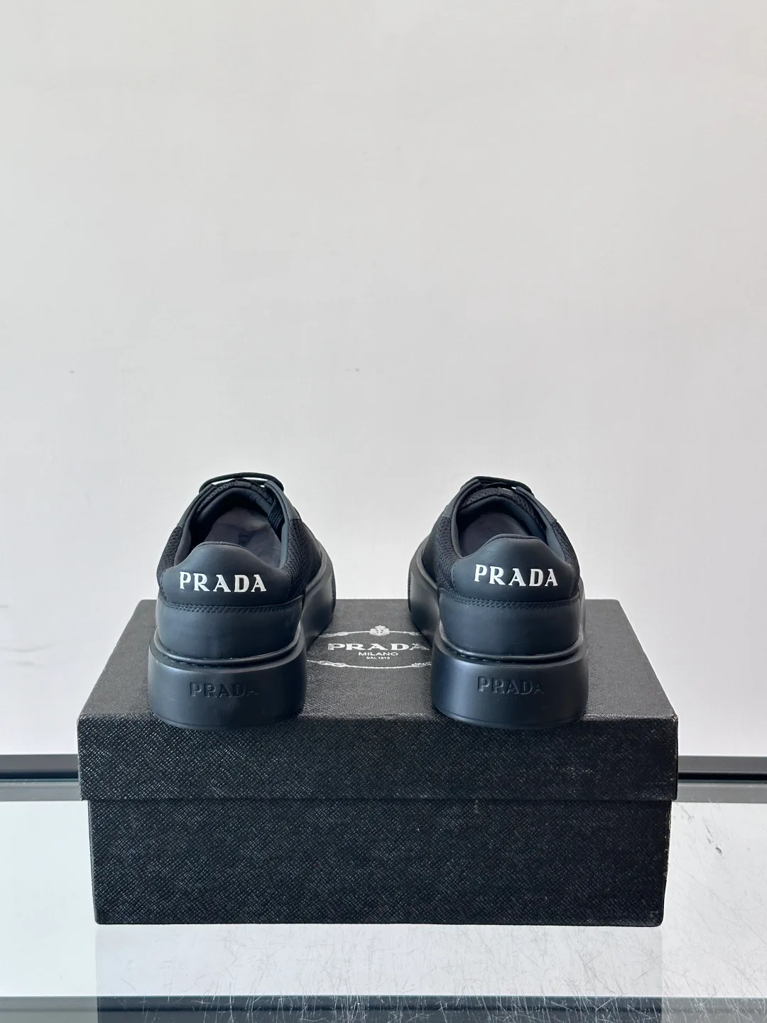 Кроссовки Женские Prada 17497961