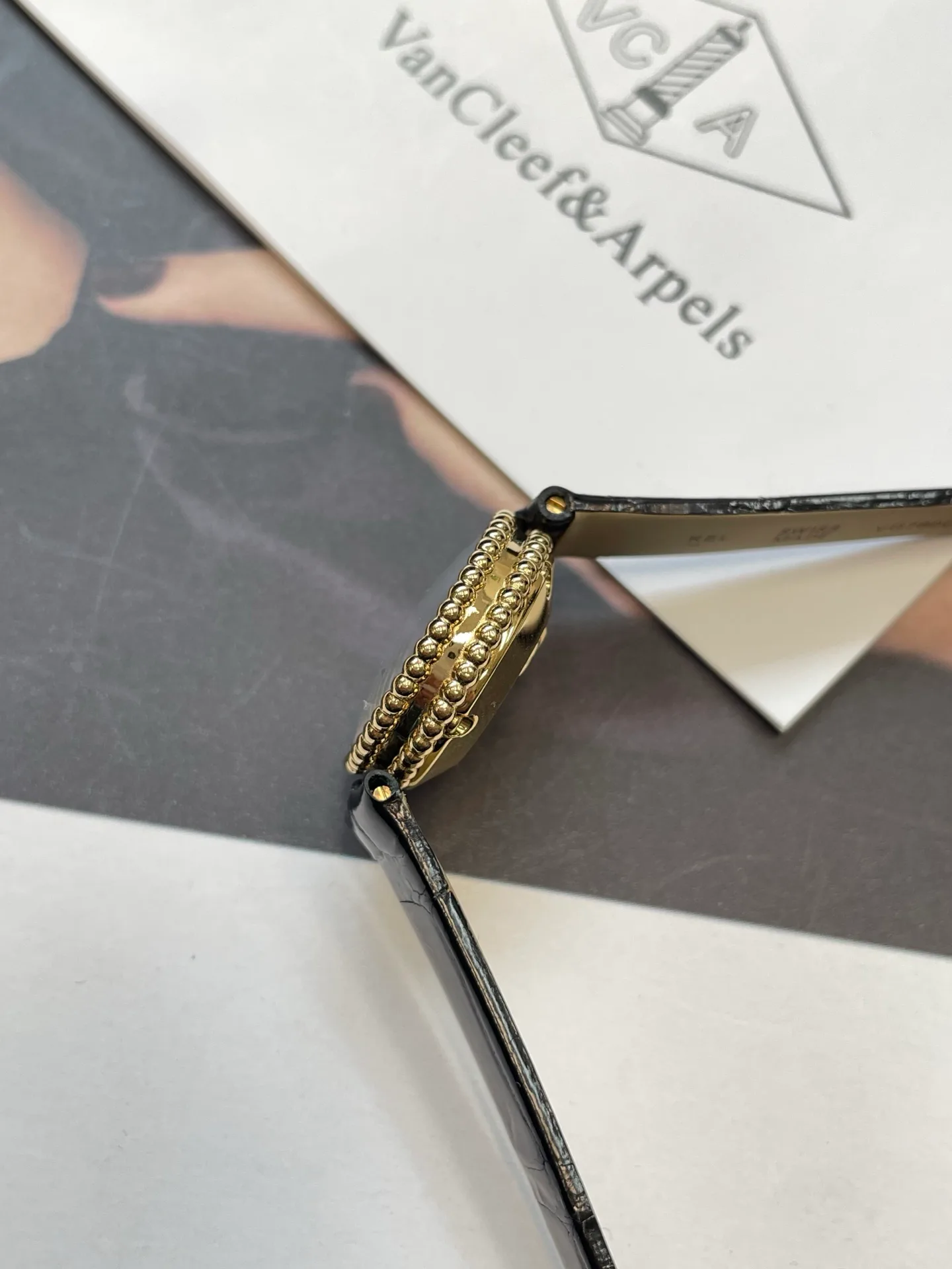 Часы Женские Van Cleef & Arpels 17336732