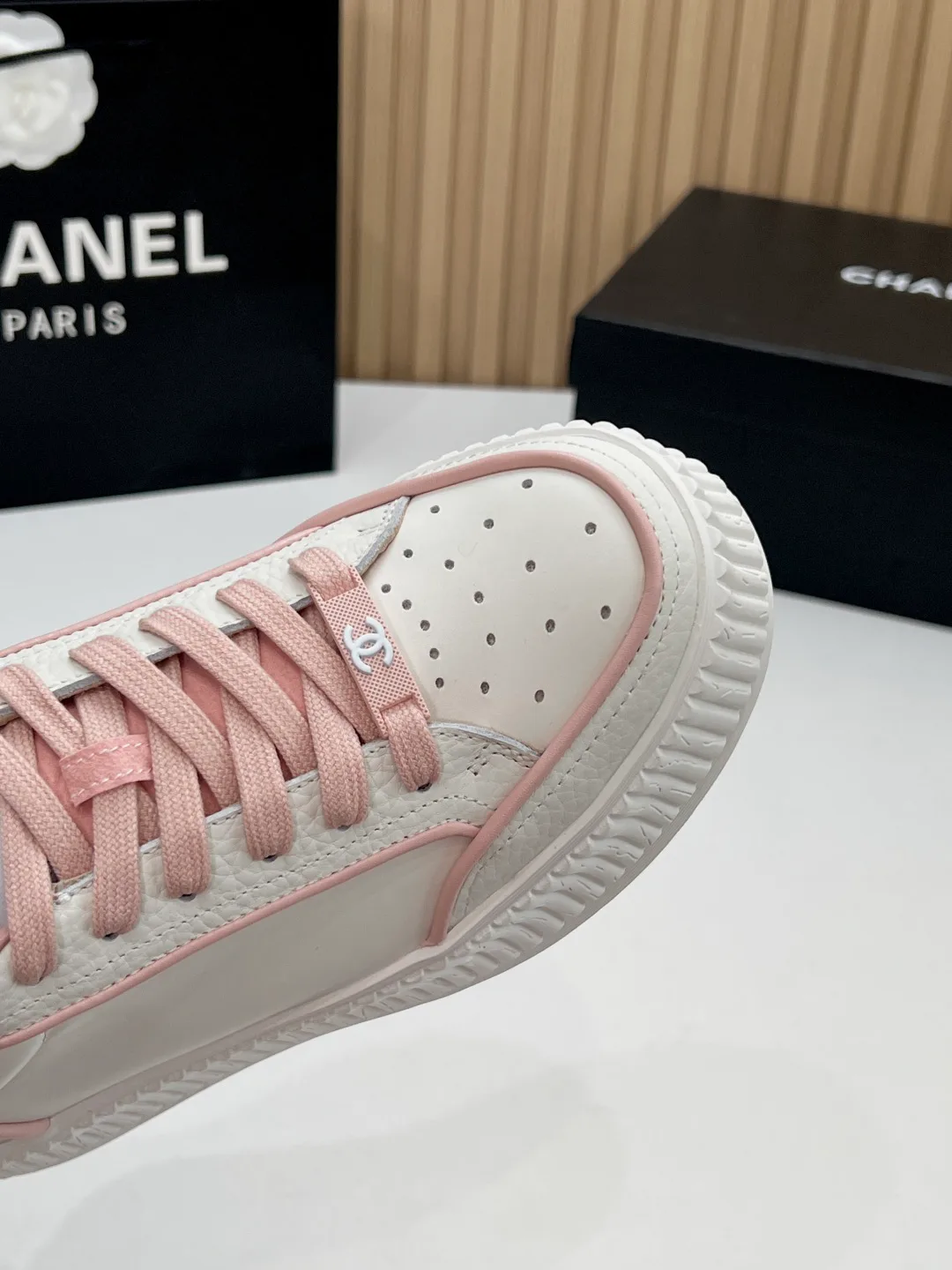 Кроссовки Женские Chanel 18367097