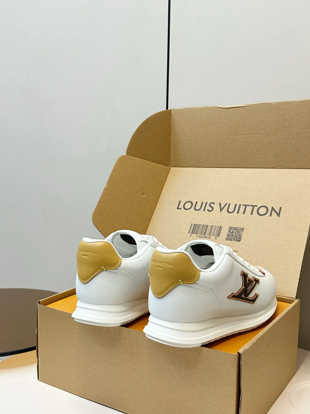 Кроссовки Женские Louis Vuitton 11594924