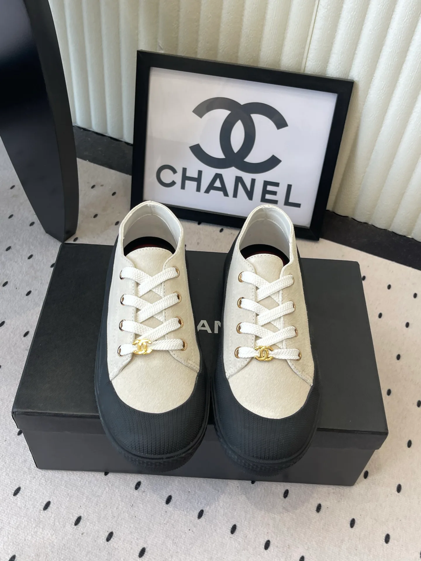 Кроссовки Женские Chanel 18069859