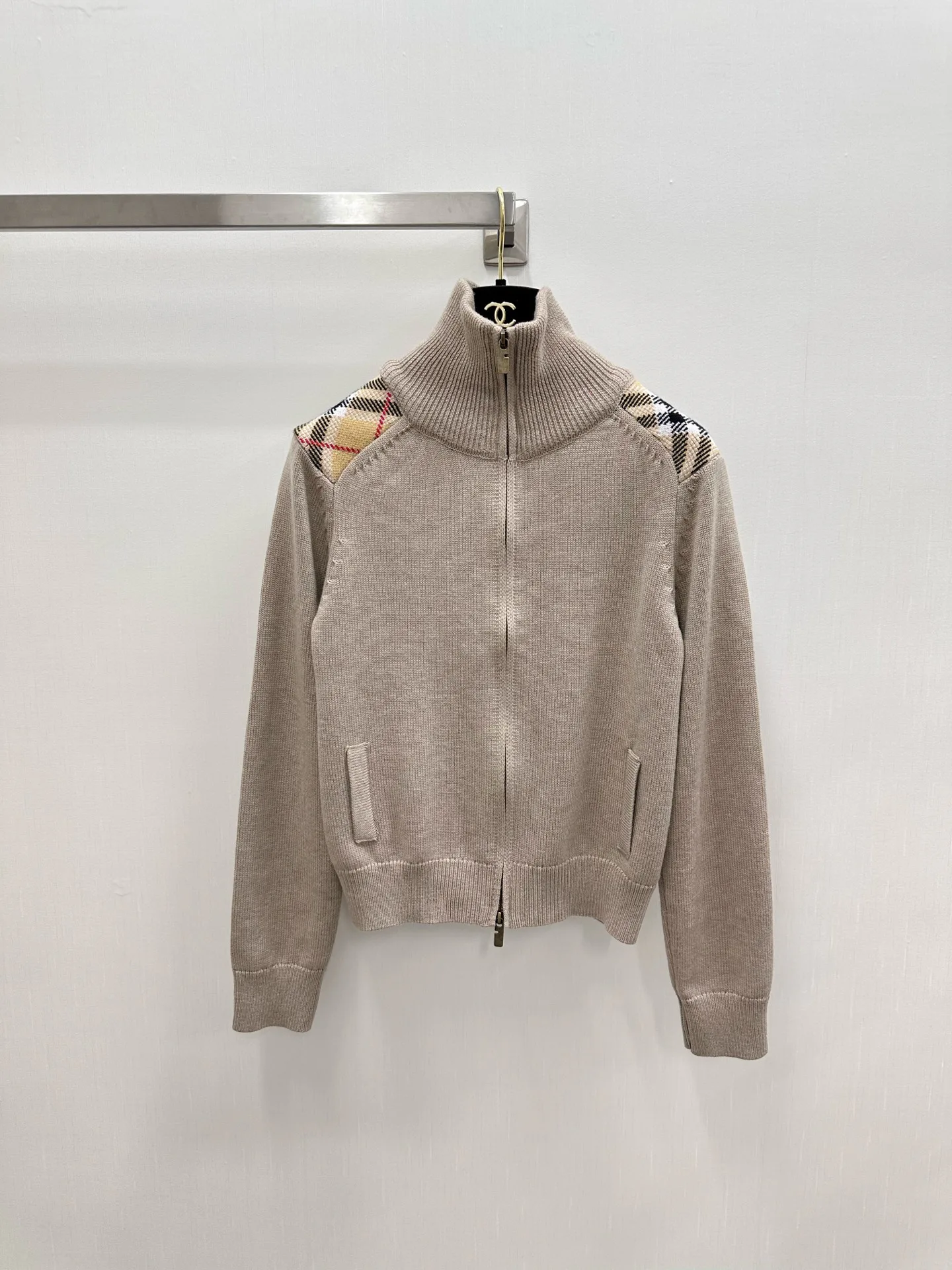 Куртки И Пуховики Женские Burberry 18761620