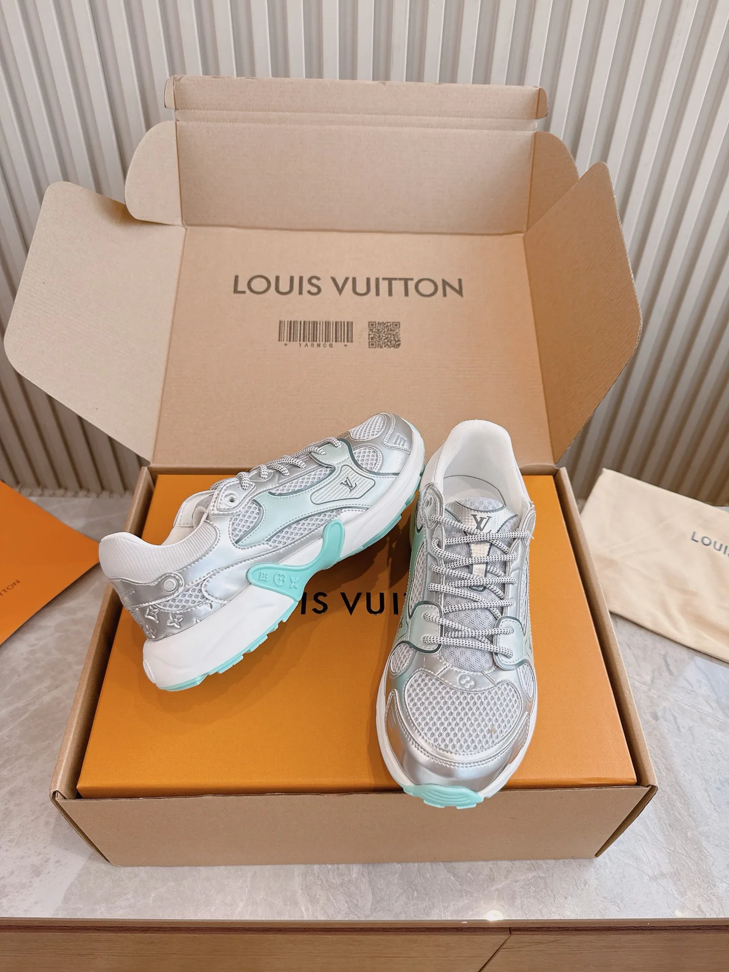 Кроссовки Мужские Louis Vuitton 8979805