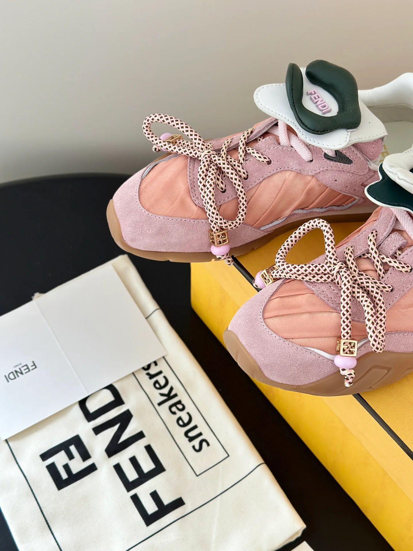 Кроссовки Женские Fendi 11886714