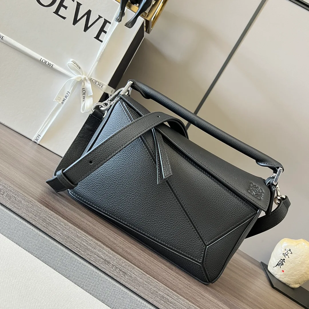 Классические Сумки Женские Loewe 13401810