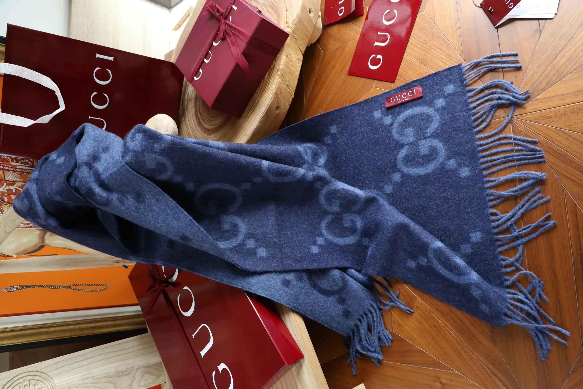 Шарфы Gucci 240515