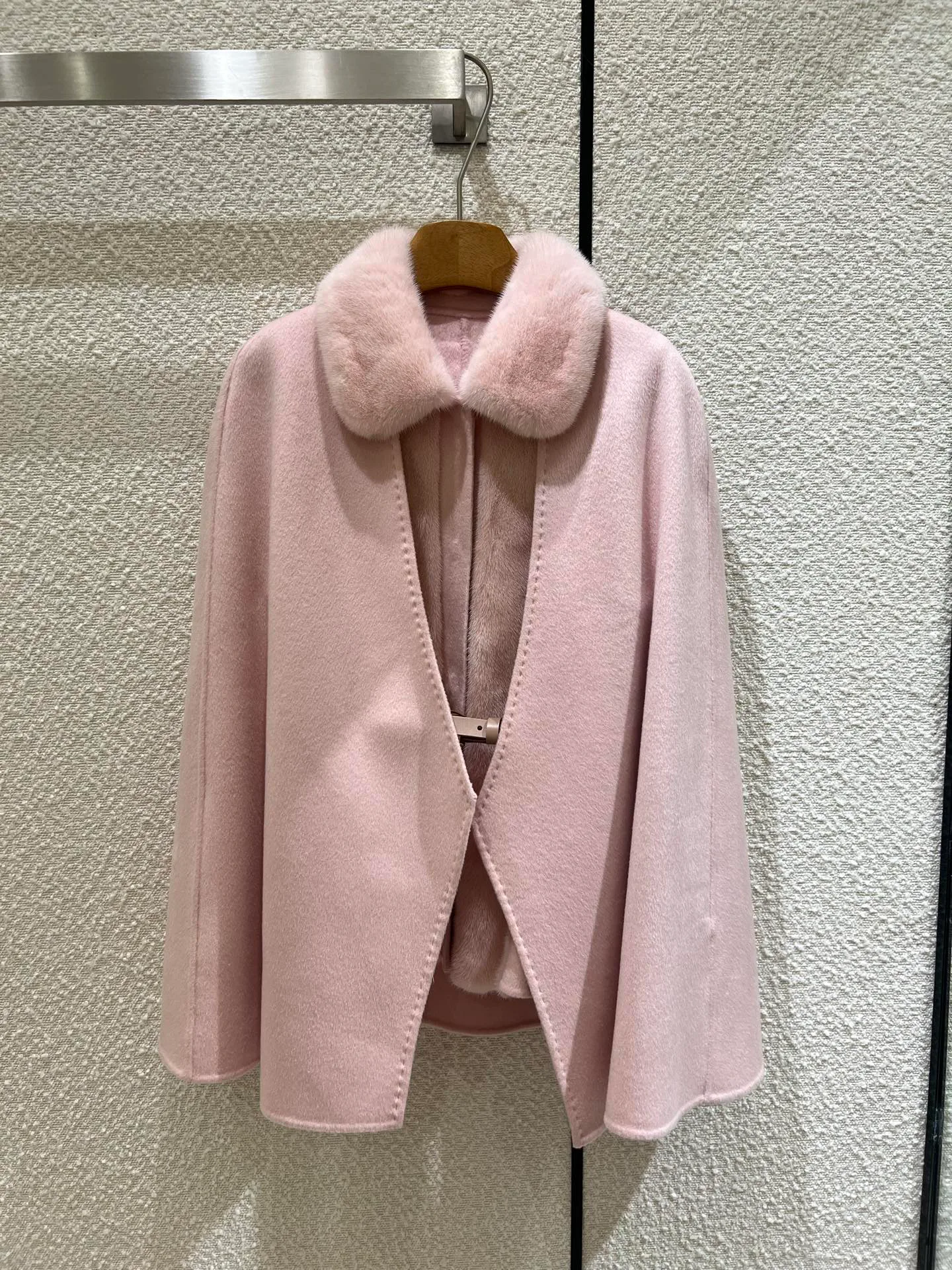 Пальто Женские Loro Piana 19779144