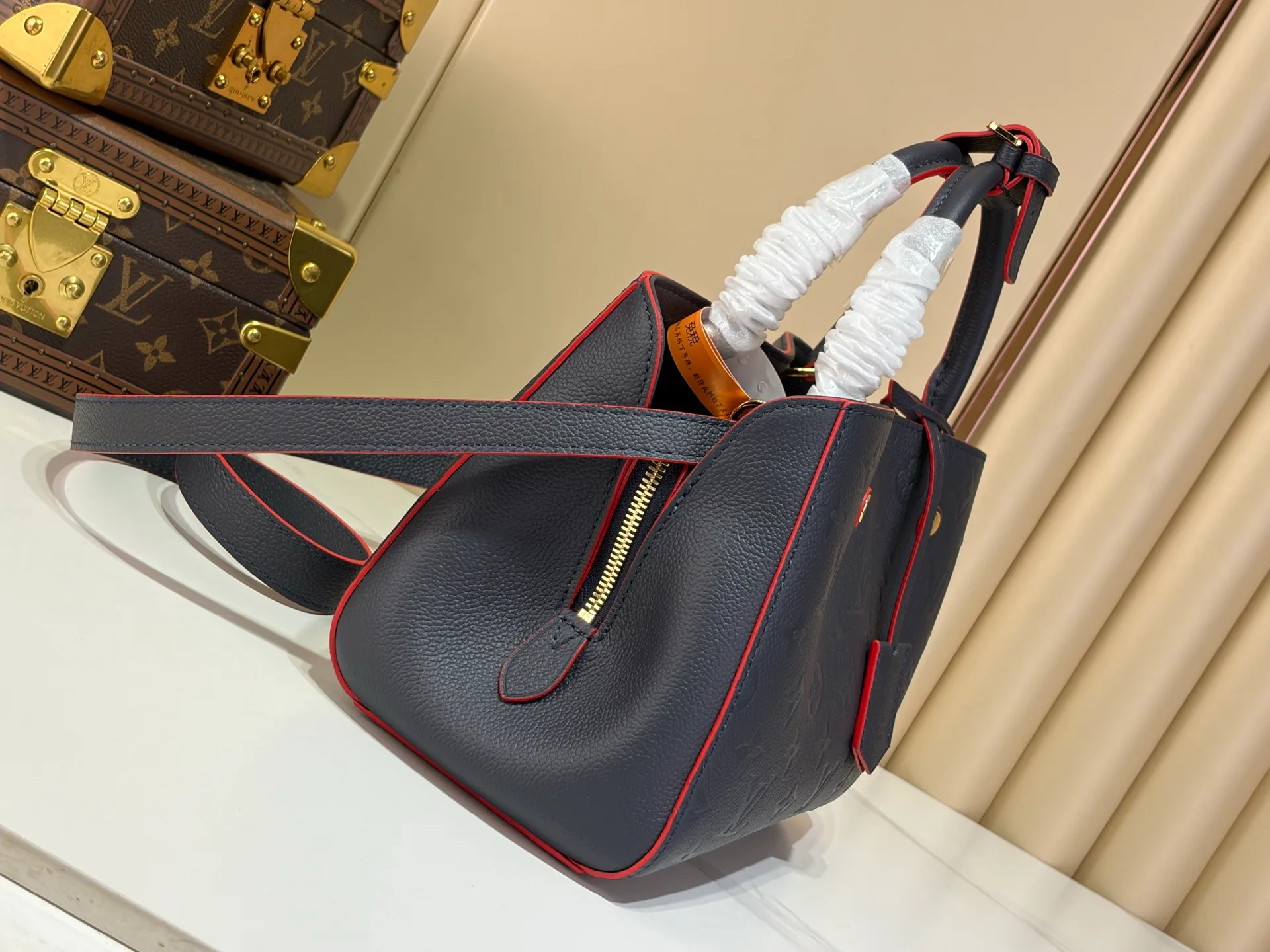 Классические Сумки Женские Louis Vuitton 18240327