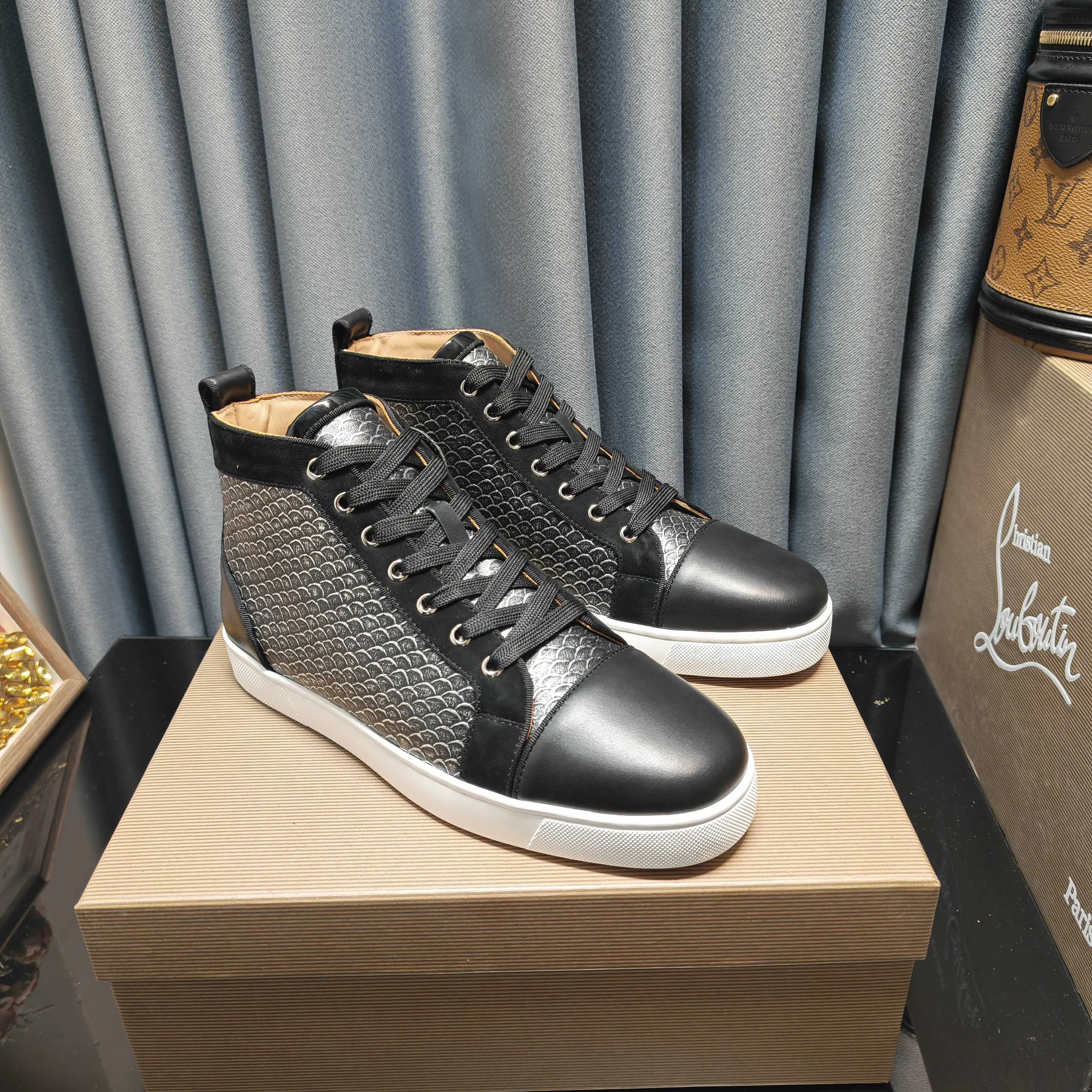 Кеды Женские Christian Louboutin 3958084