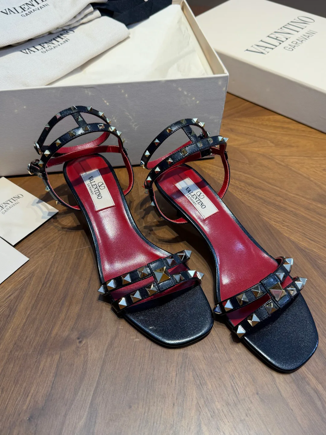 Босоножки Женские Valentino 19306989