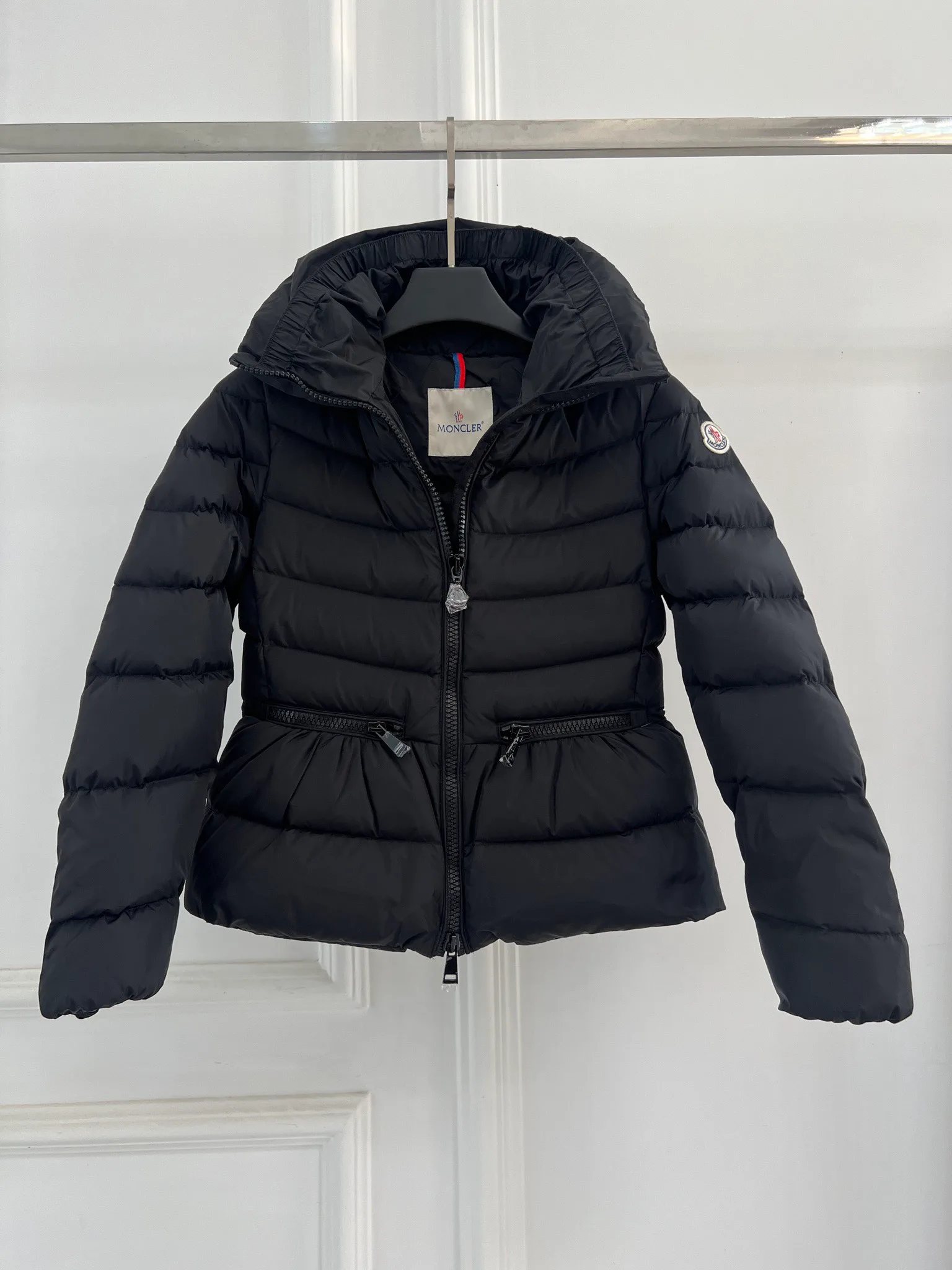 Куртки И Пуховики Женские Moncler 18416188