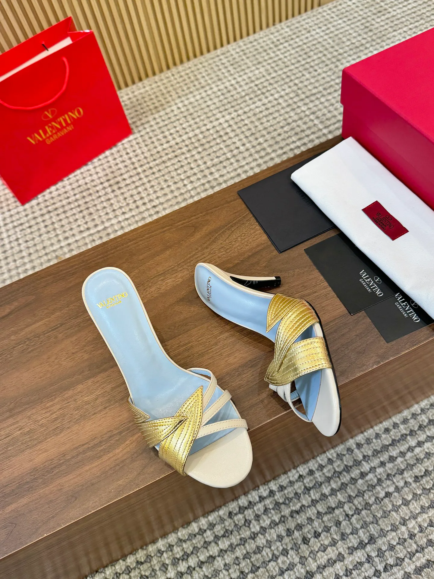 Босоножки Женские Valentino 9737240