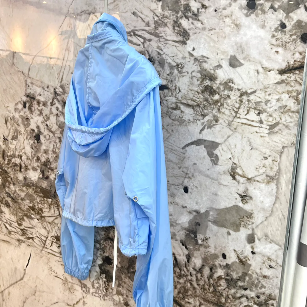 Куртки И Пуховики Женские Prada 13272375