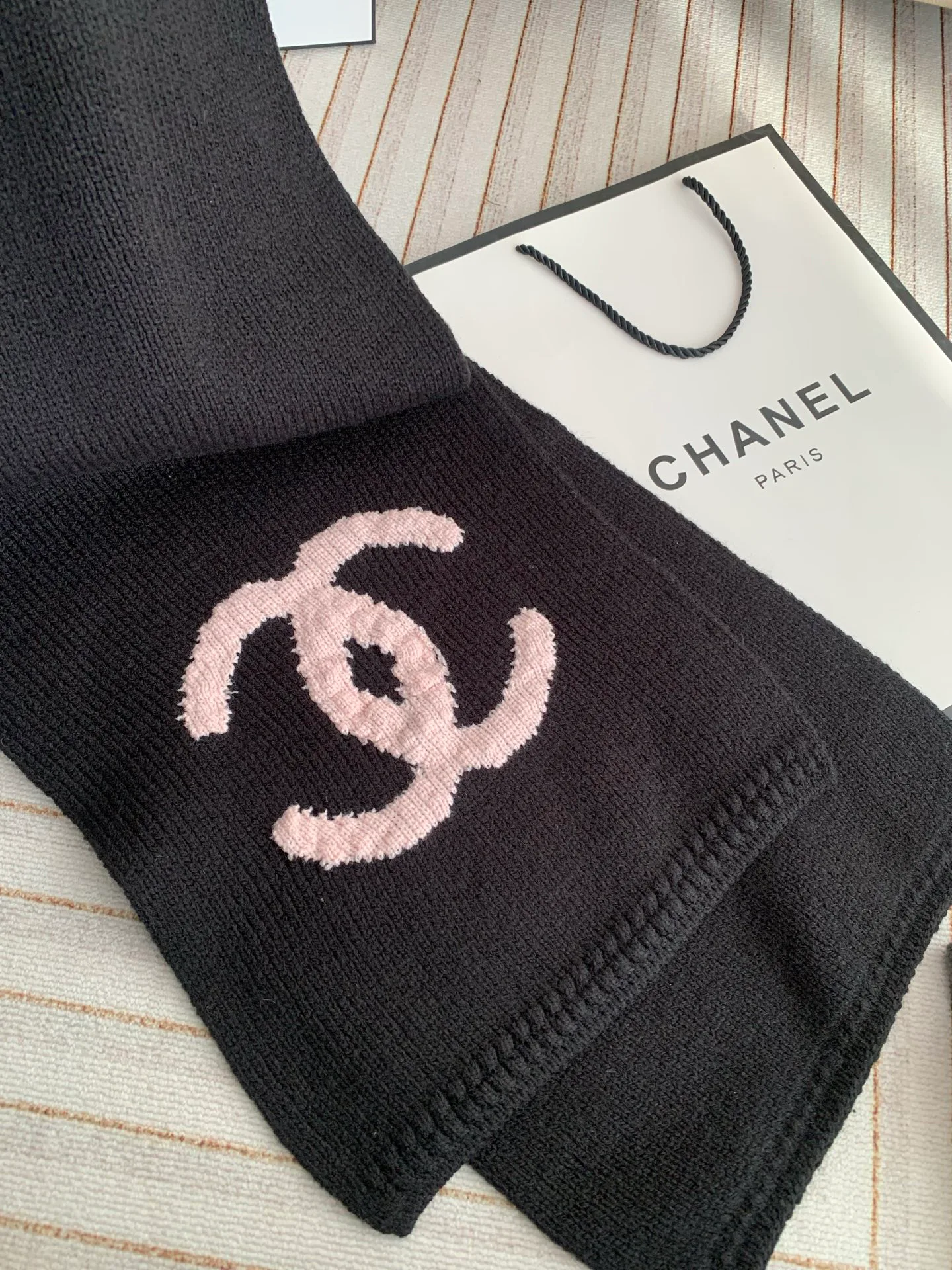 Шарфы Chanel 18675614