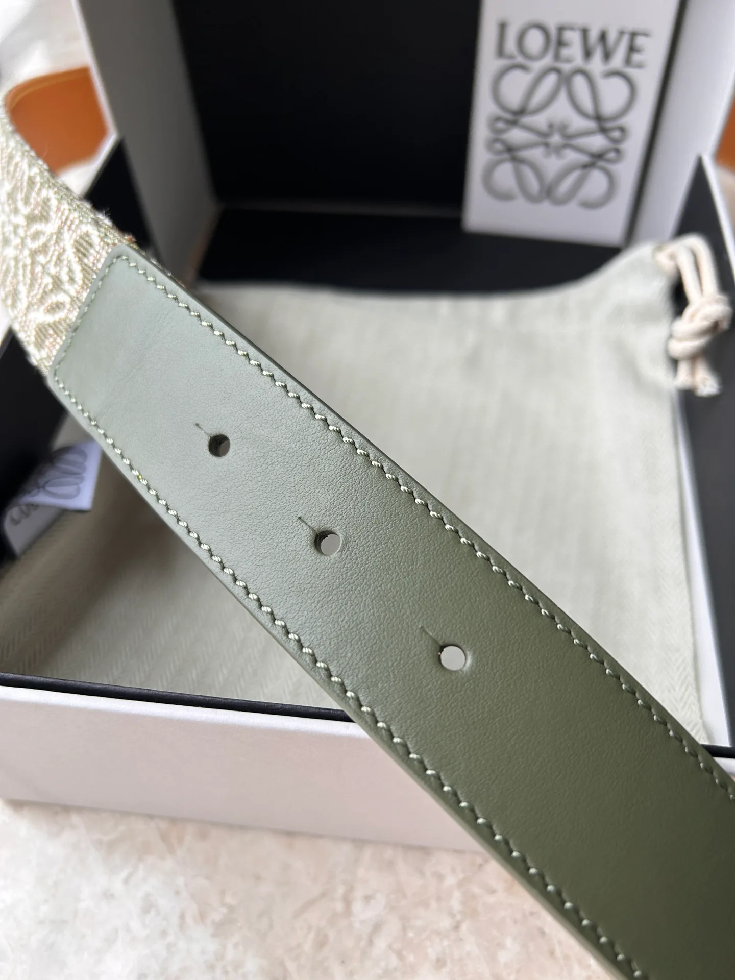 Ремни Loewe 11704492