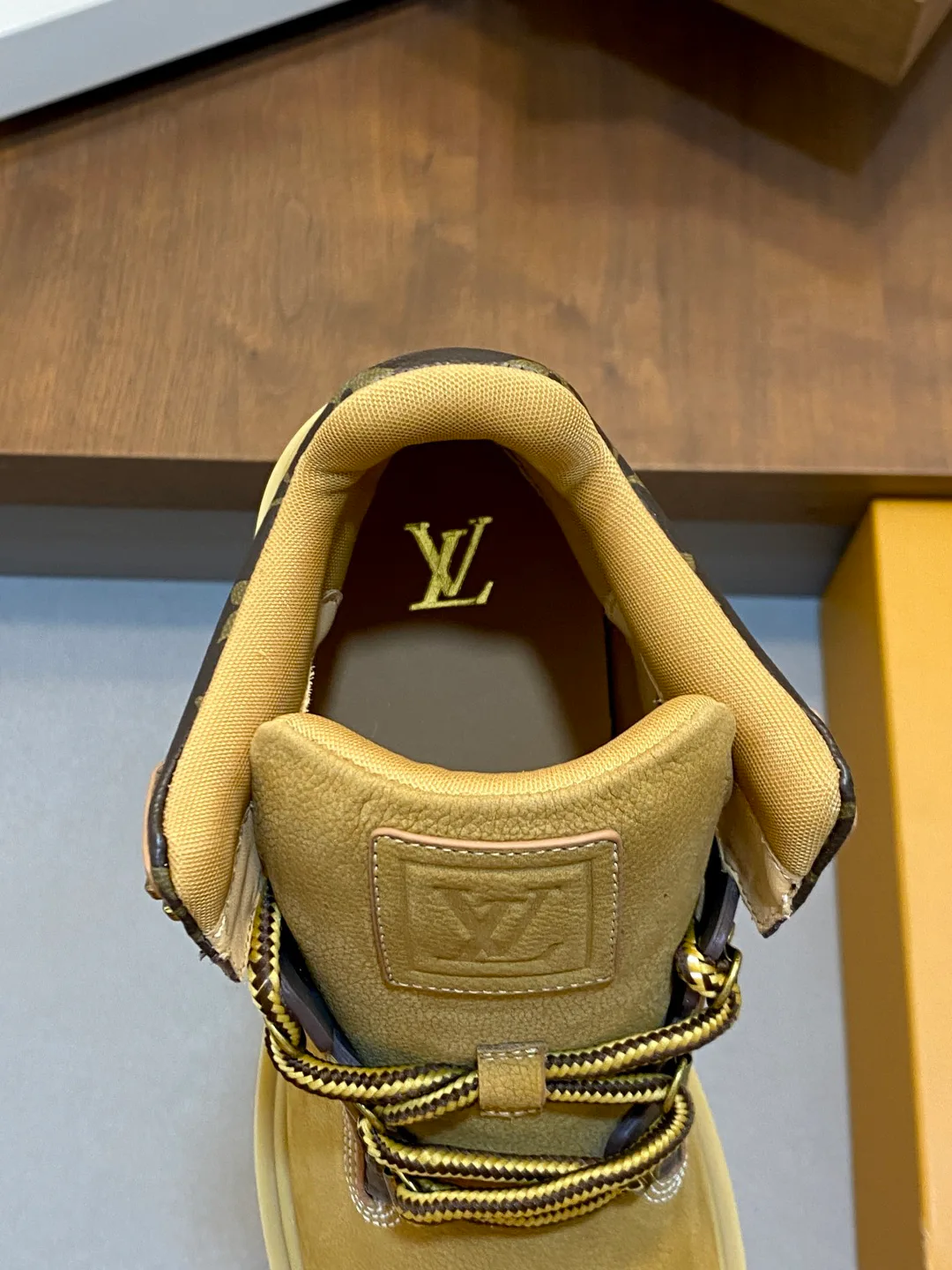 Ботинки Мужские Louis Vuitton 19158104