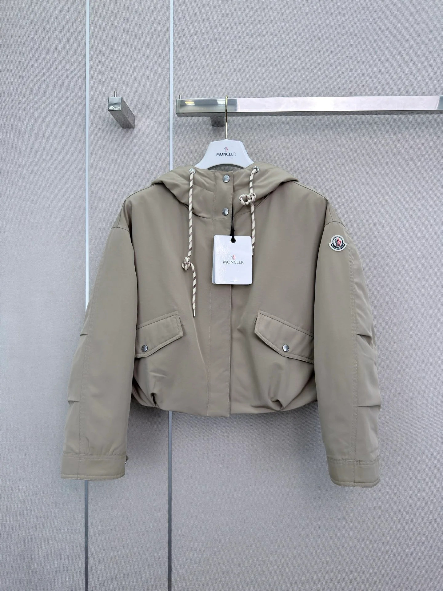 Куртки И Пуховики Женские Moncler 18402396