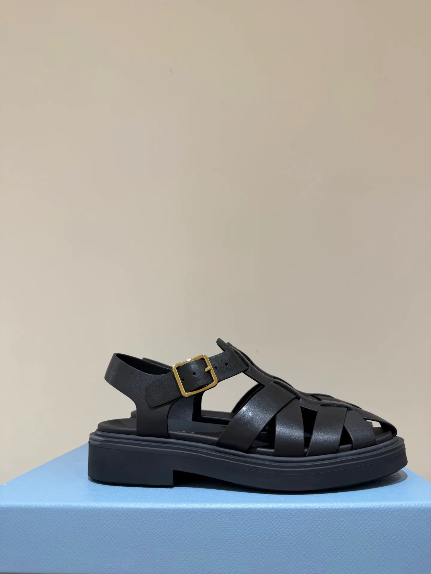 Босоножки Женские Prada 12941379