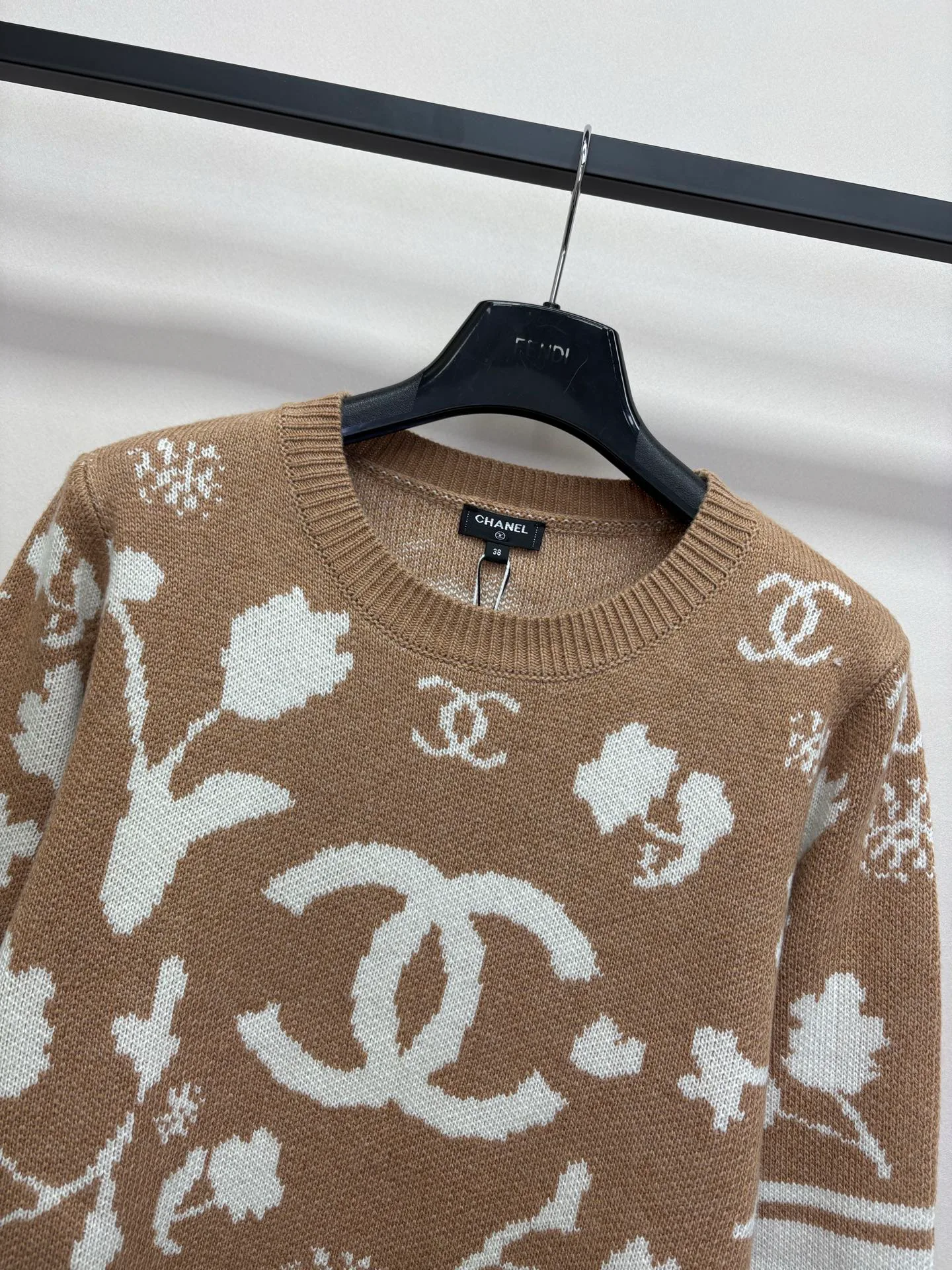 Джемперы И Свитеры Женские Chanel 17696371