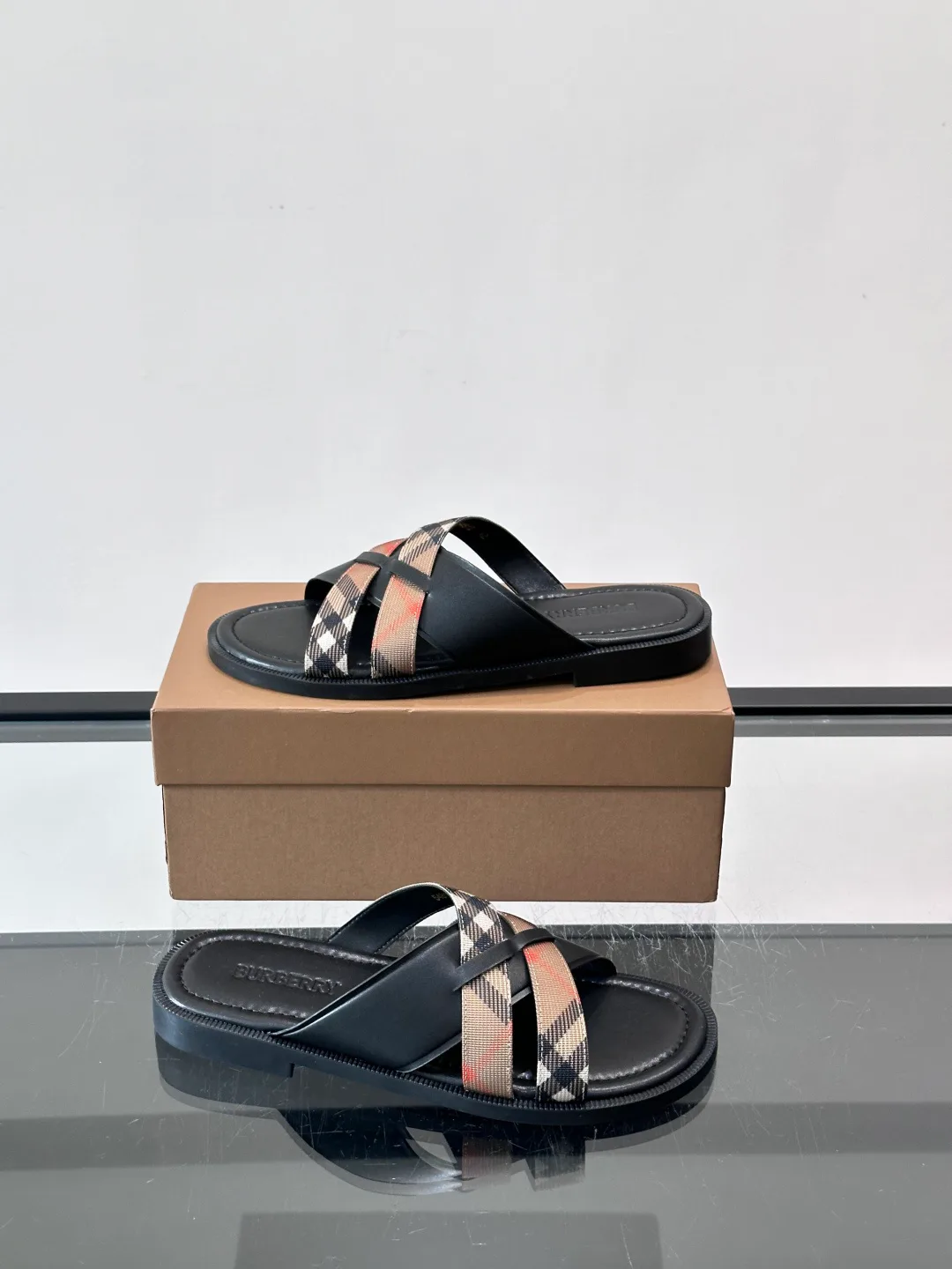 Сандалии Мужские Burberry 13546914