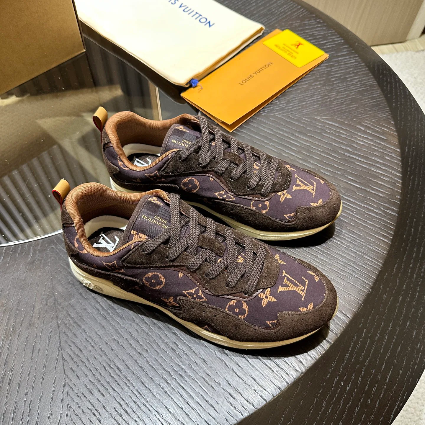 Кроссовки Мужские Louis Vuitton 18694178