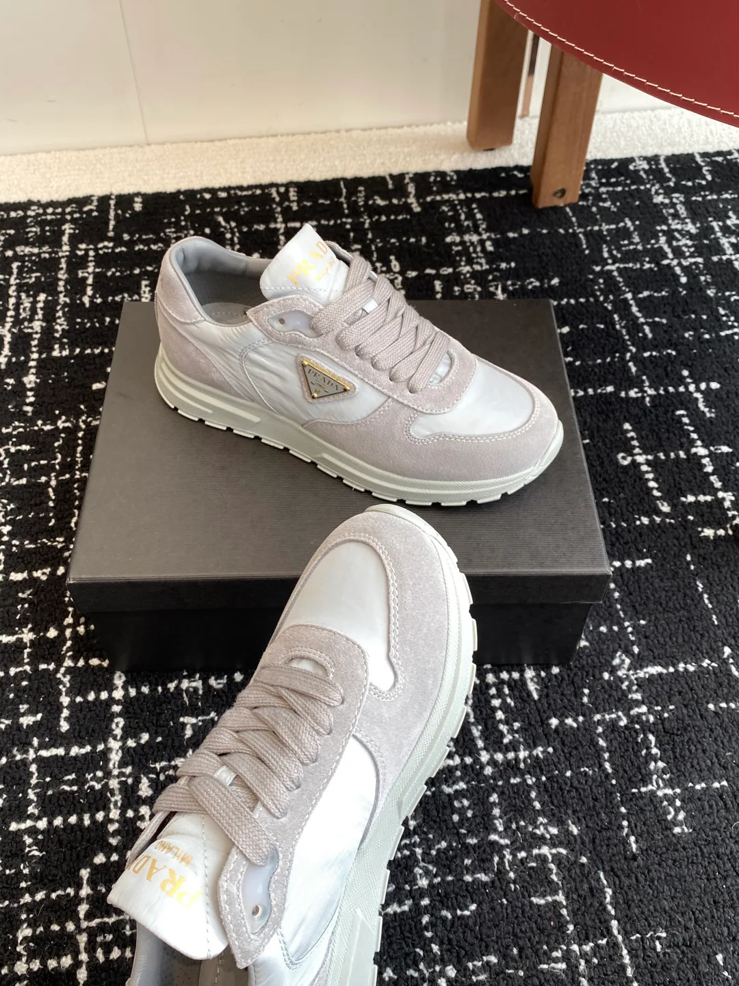 Кроссовки Женские Prada 29056