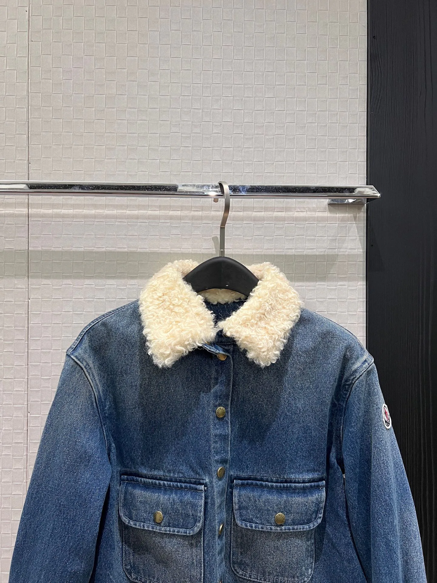 Куртки И Пуховики Женские Moncler 18778405