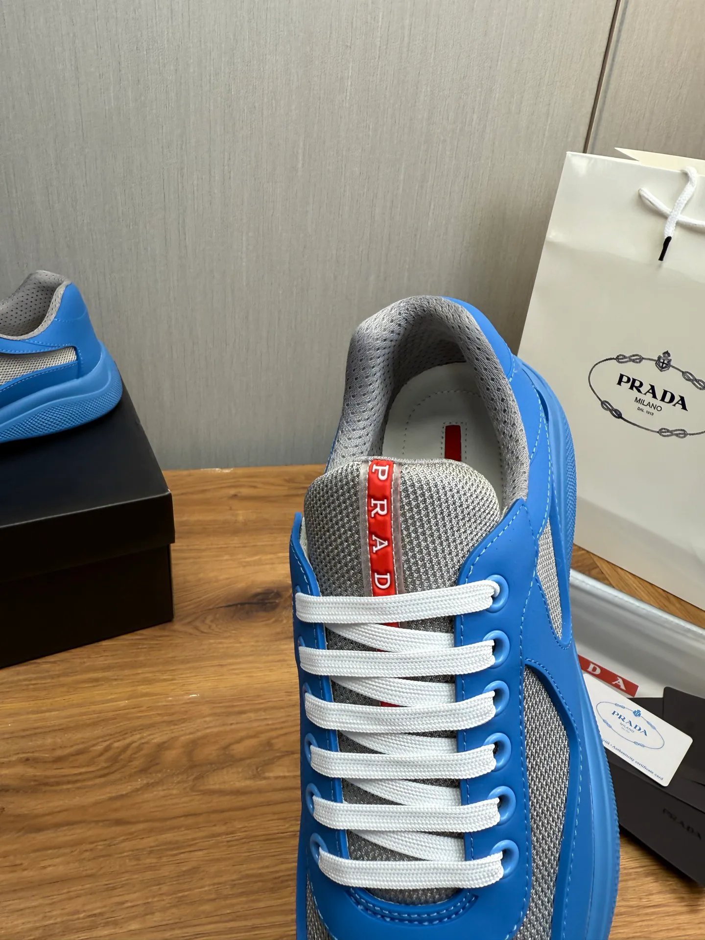 Кроссовки Женские Prada 1261596