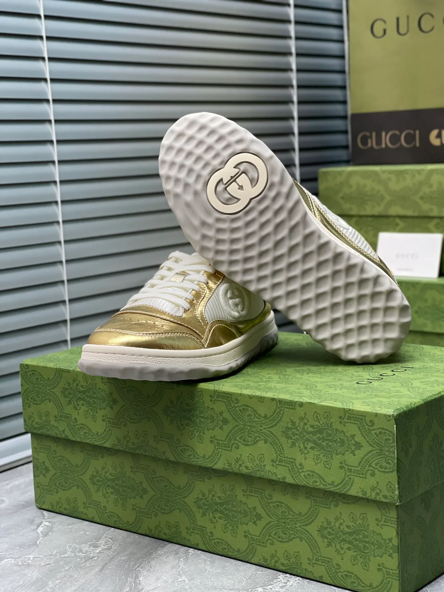 Кроссовки Женские Gucci 5813705