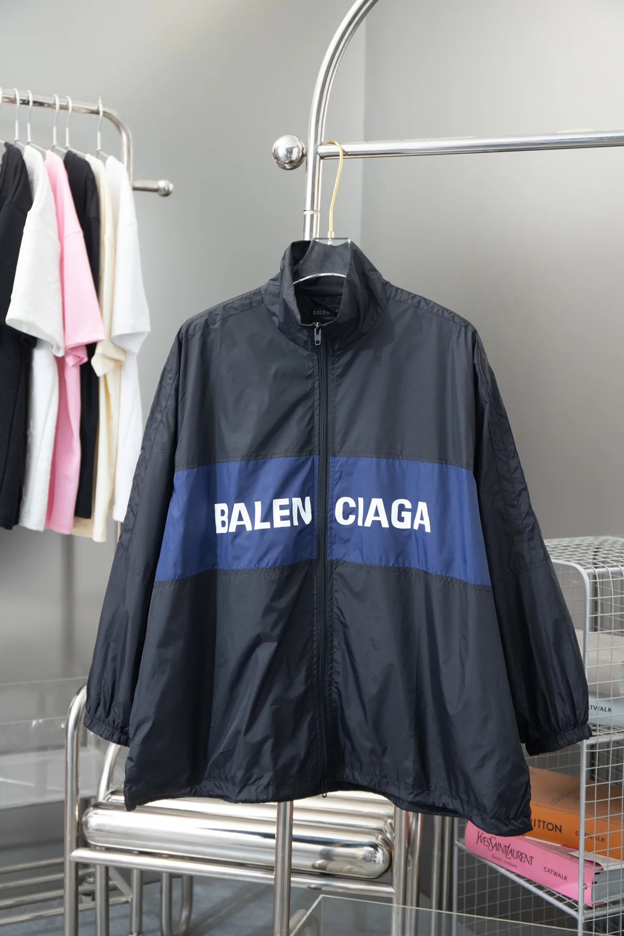 Куртки Женские Balenciaga Куртки Женские Balenciaga
