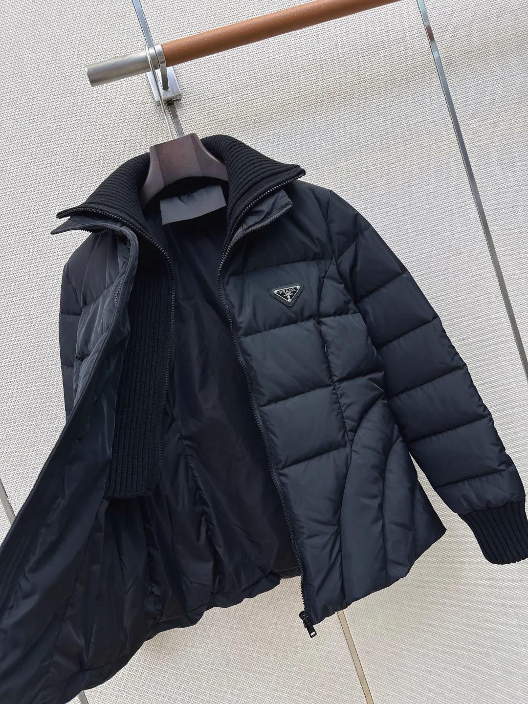 Куртки И Пуховики Женские Prada 18711539