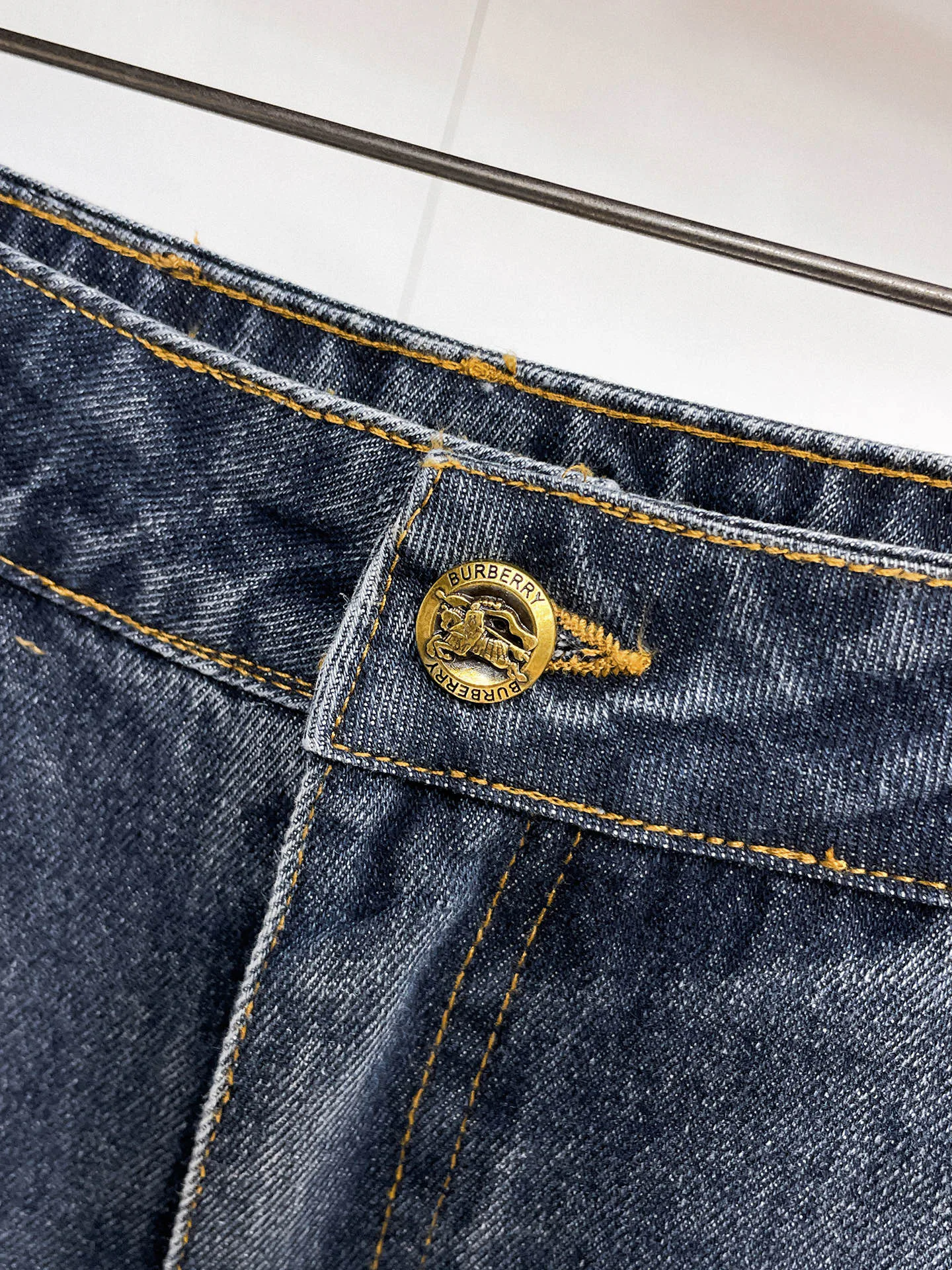 Джинсы Мужские Burberry 18345668