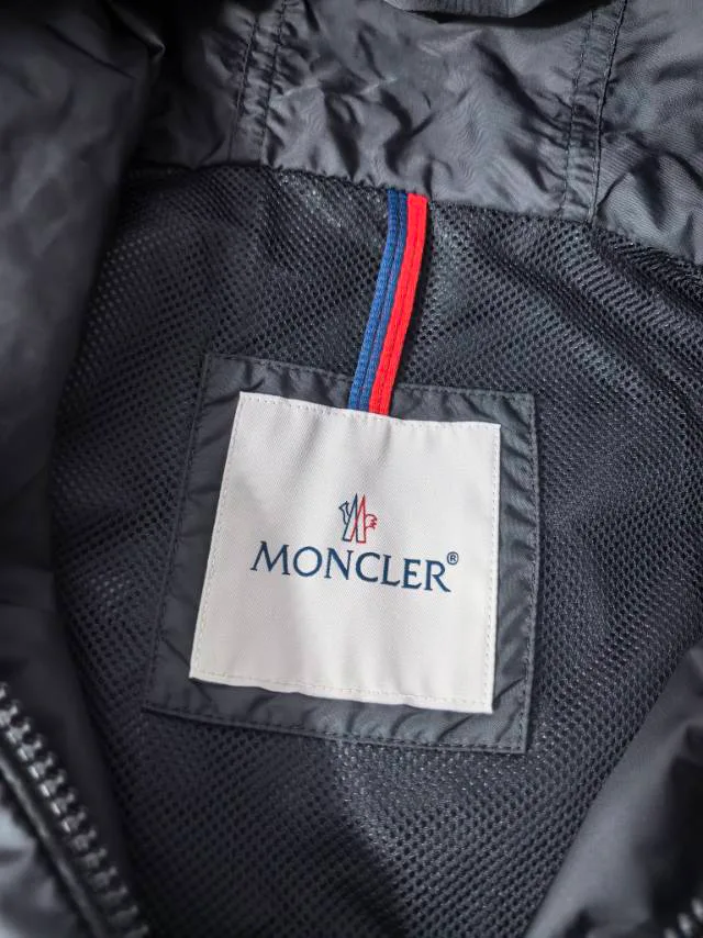 Куртки И Пуховики Женские Moncler 29920