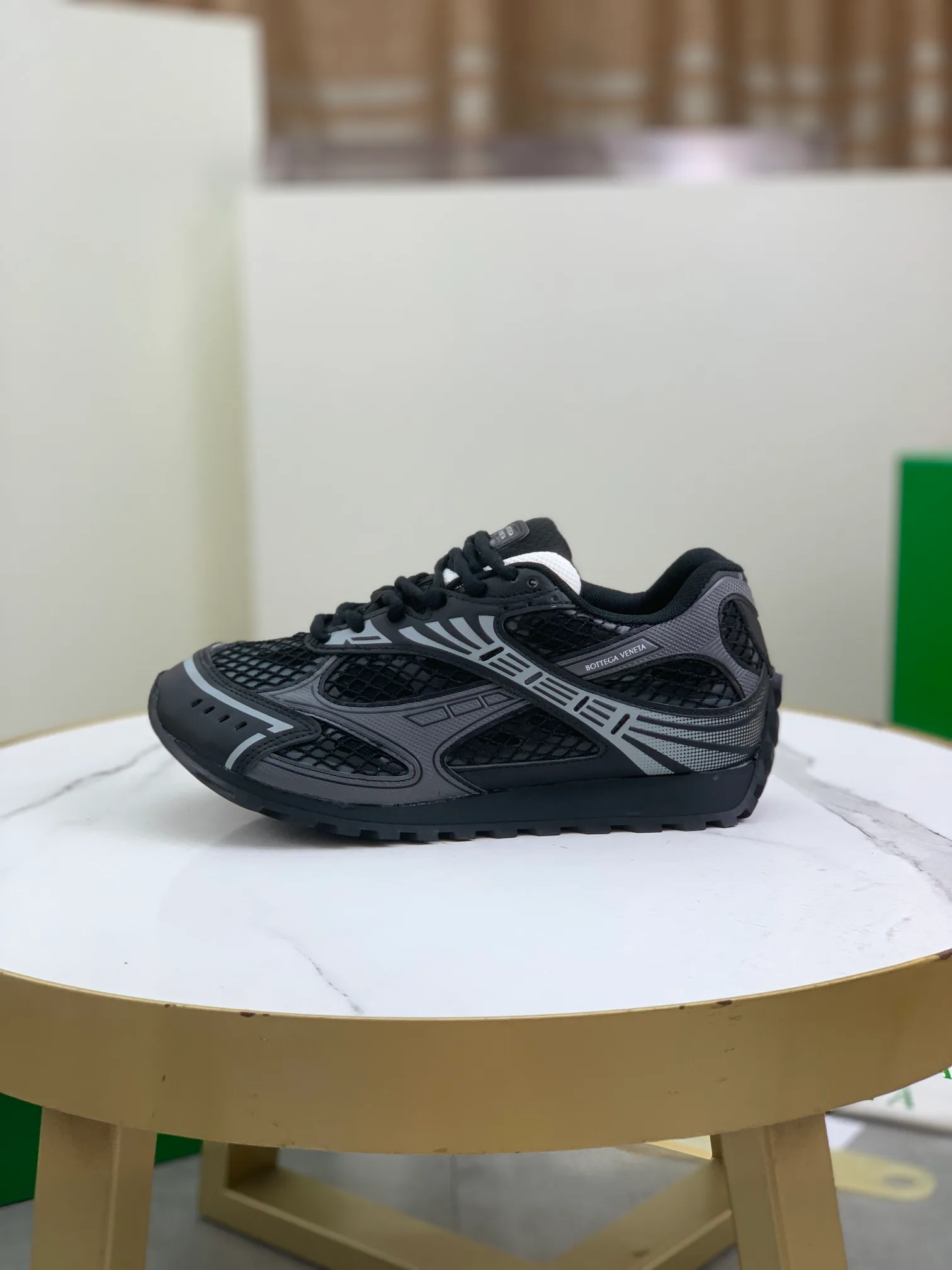 Кроссовки Женские Bottega Veneta 18365165