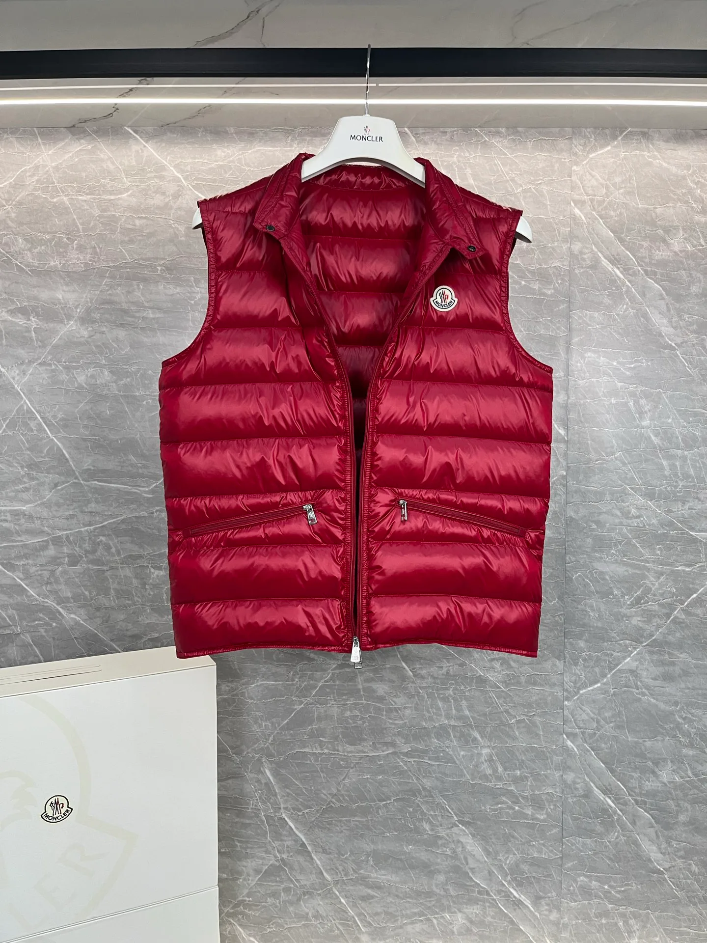 Жилеты Женские Moncler 18199681