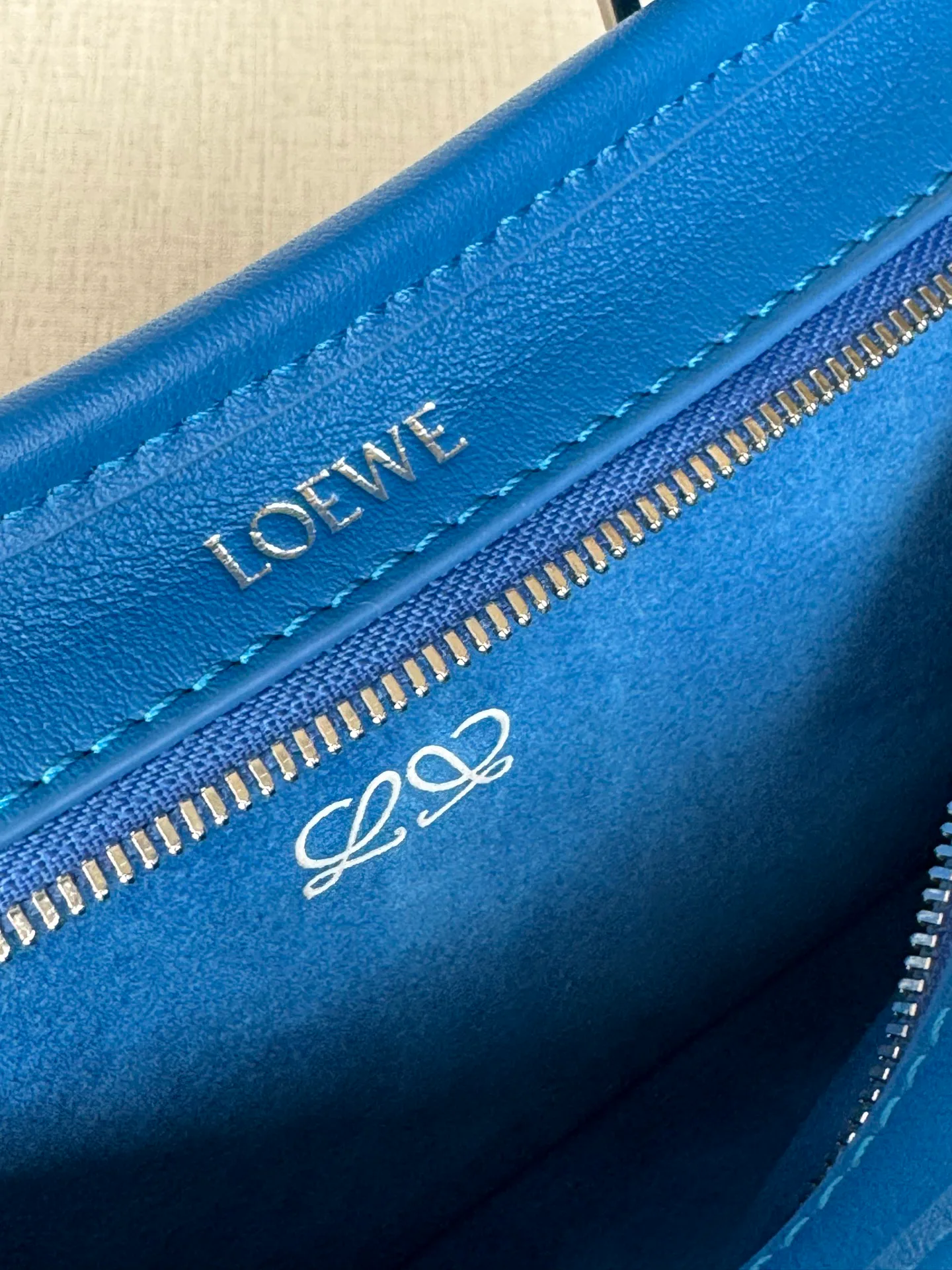 Классические Сумки Женские Loewe 13277546